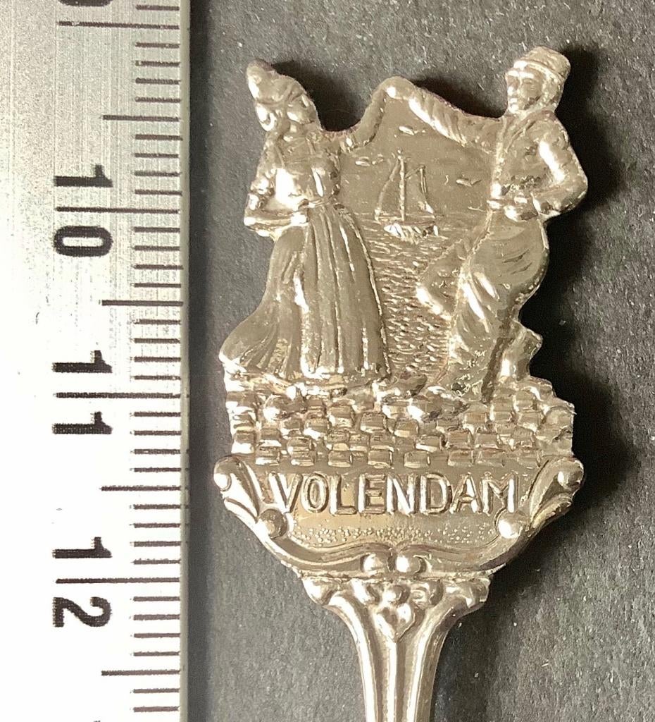 lepel, Volendam, Danspaar, type 2 (B3, Ophalen of Verzenden, Gebruikt