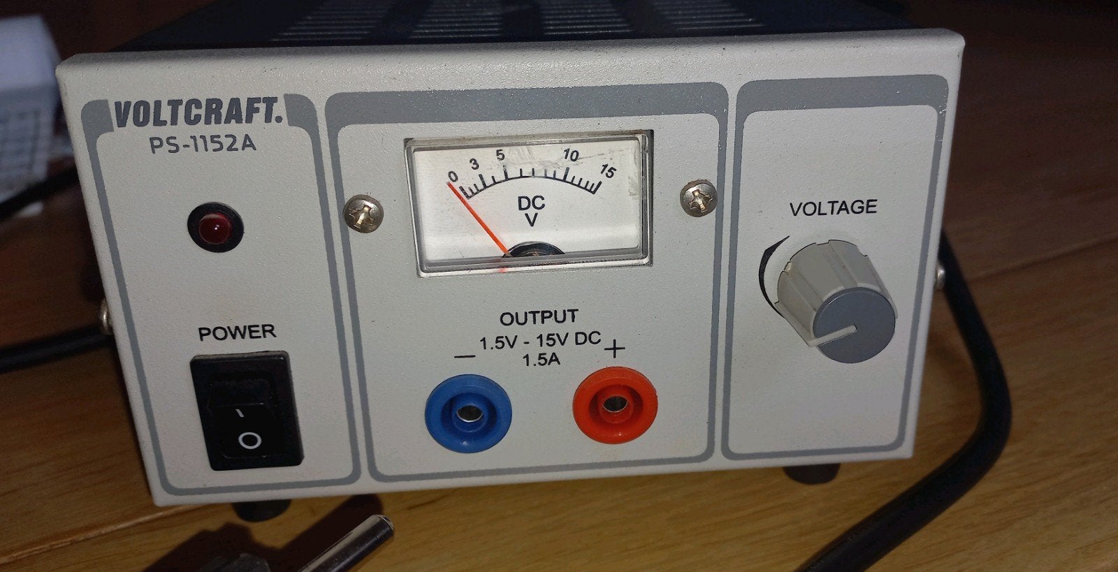 Voltcraft PS-1152A Labvoeding - 1.5V-15V DC, 1.5A, Ophalen, Zo goed als nieuw