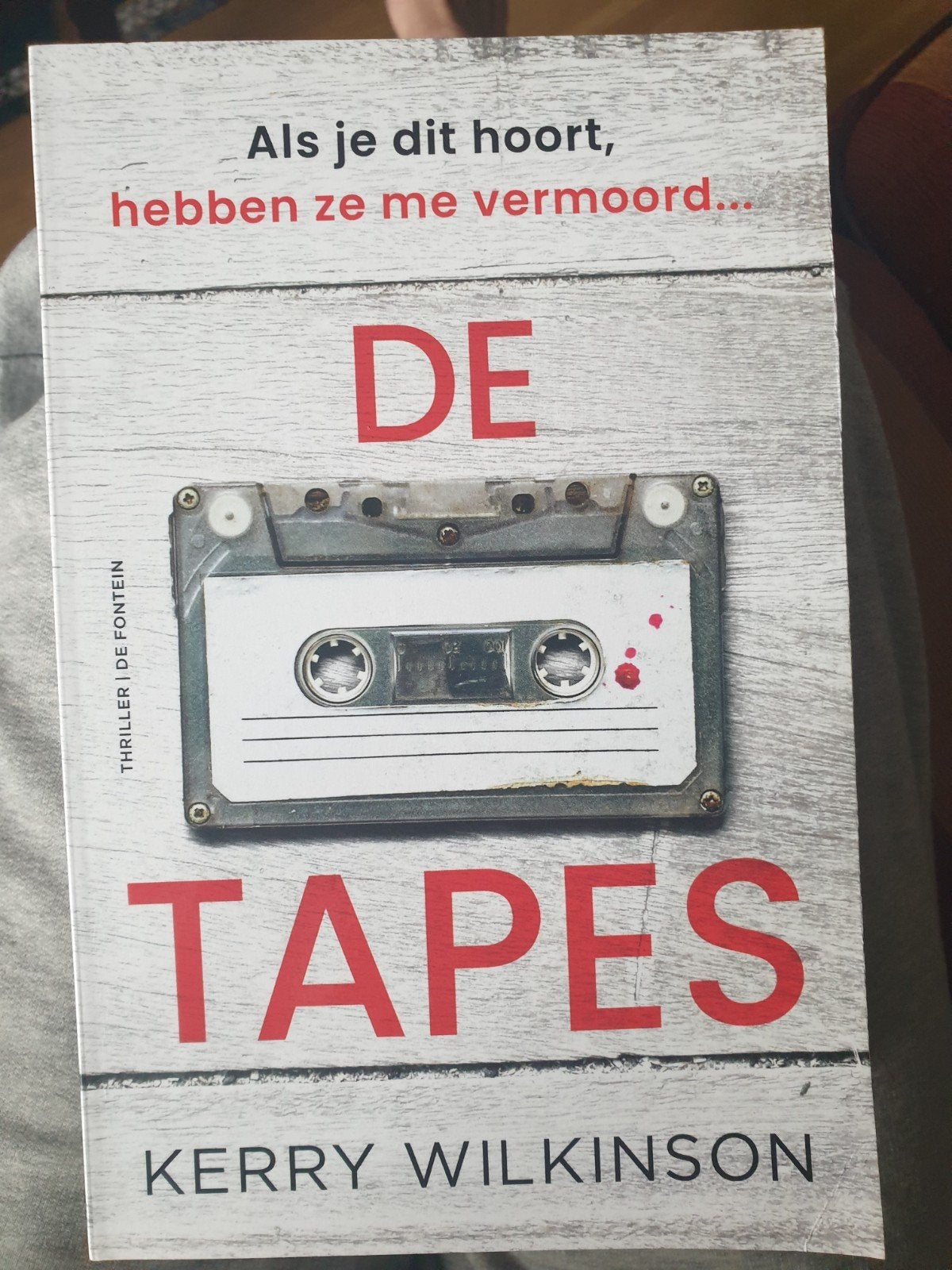 Kerry Wilkinson   De Tapes, Ophalen of Verzenden