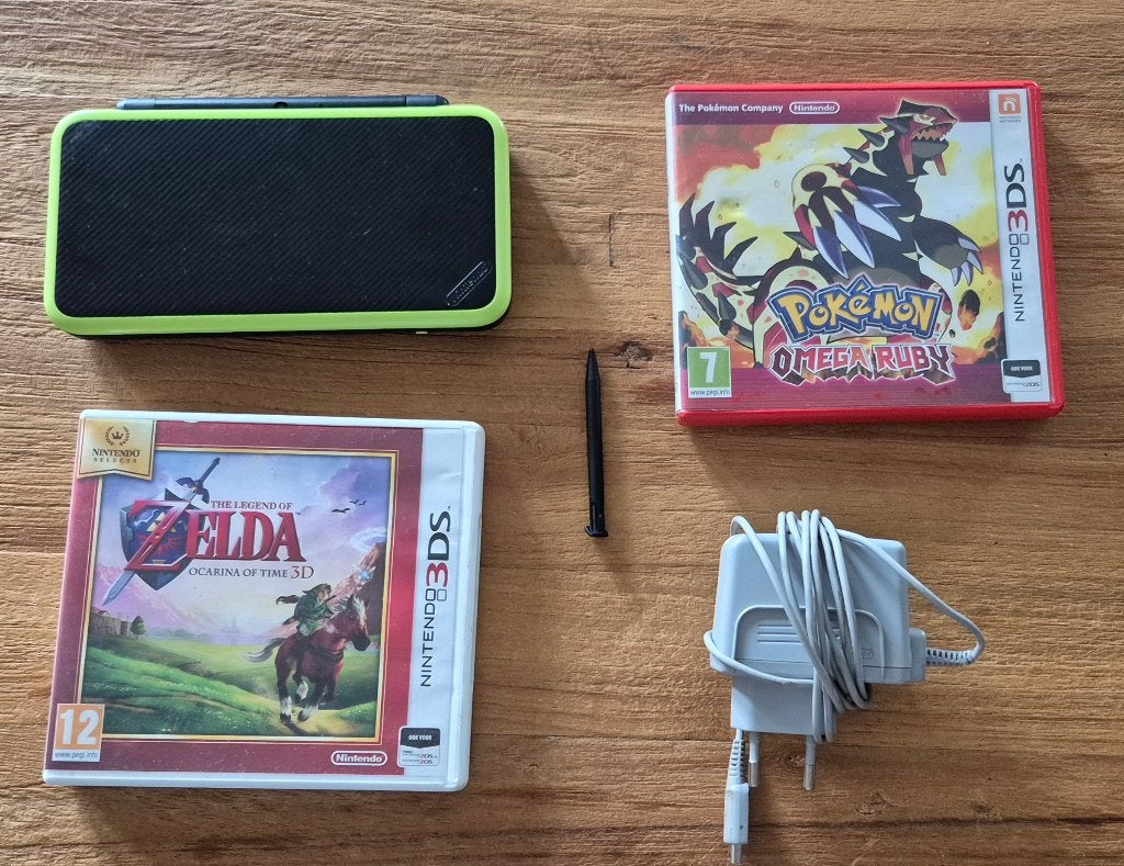 Nintendo 2DS zwart/groen XL - Pokémon - Zelda - Mario Kart 7, Spelcomputers en Games, Spelcomputers | Nintendo 2DS en 3DS, Zwart