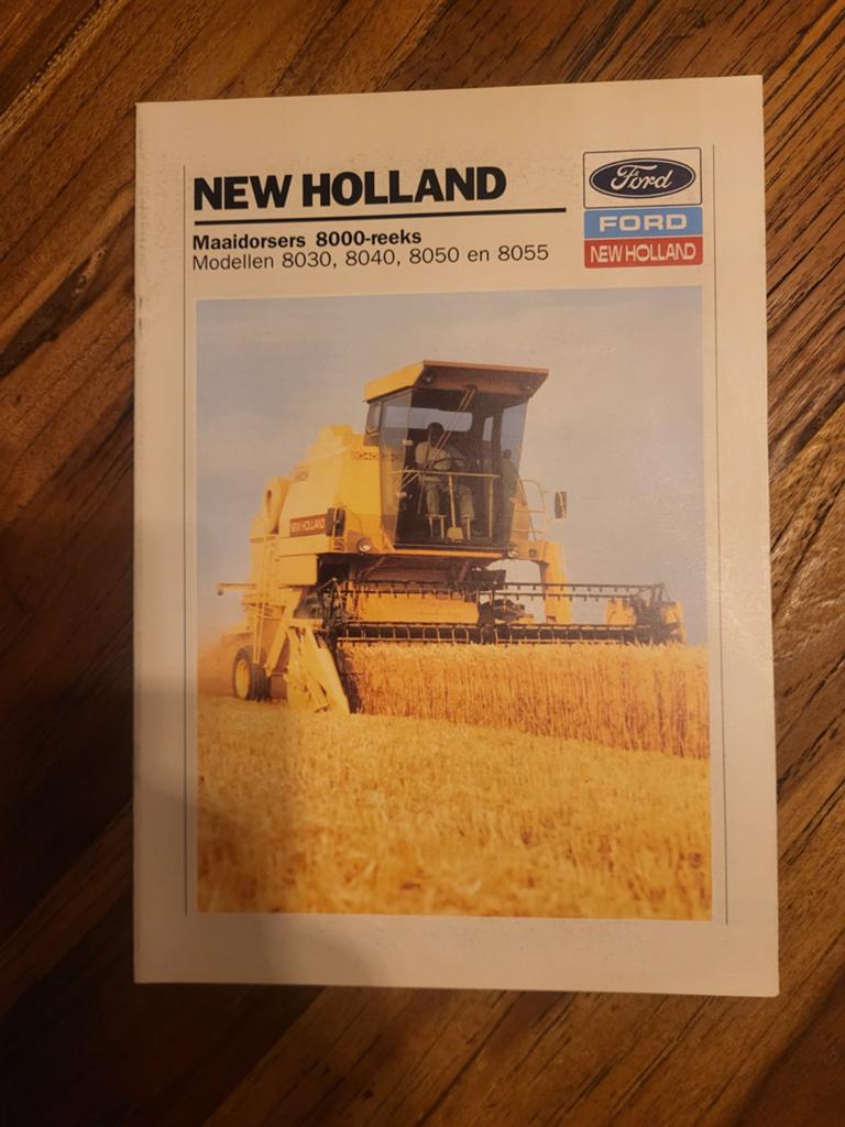 tractor folder New Holland maaidorsers 8000-reeks, Boeken, Ophalen of Verzenden, Zo goed als nieuw