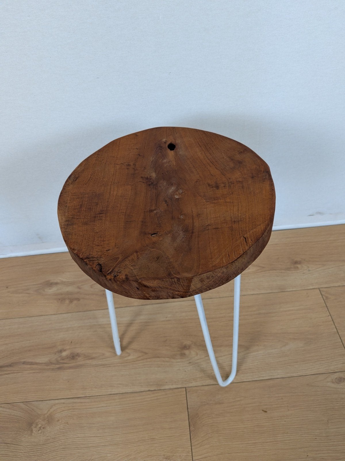 Massief Houten Bijzettafel / Krukje – Boomstam – Hairpin, Huis en Inrichting, Gebruikt, Onbekend, Ophalen of Verzenden, Onbekend