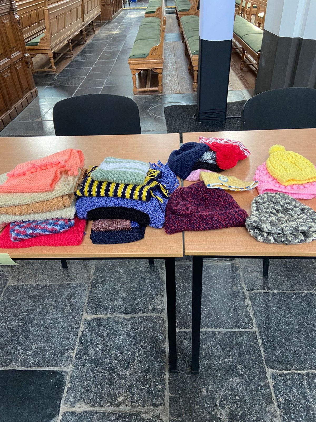 Muts en sjaalen, Ophalen, Nieuw