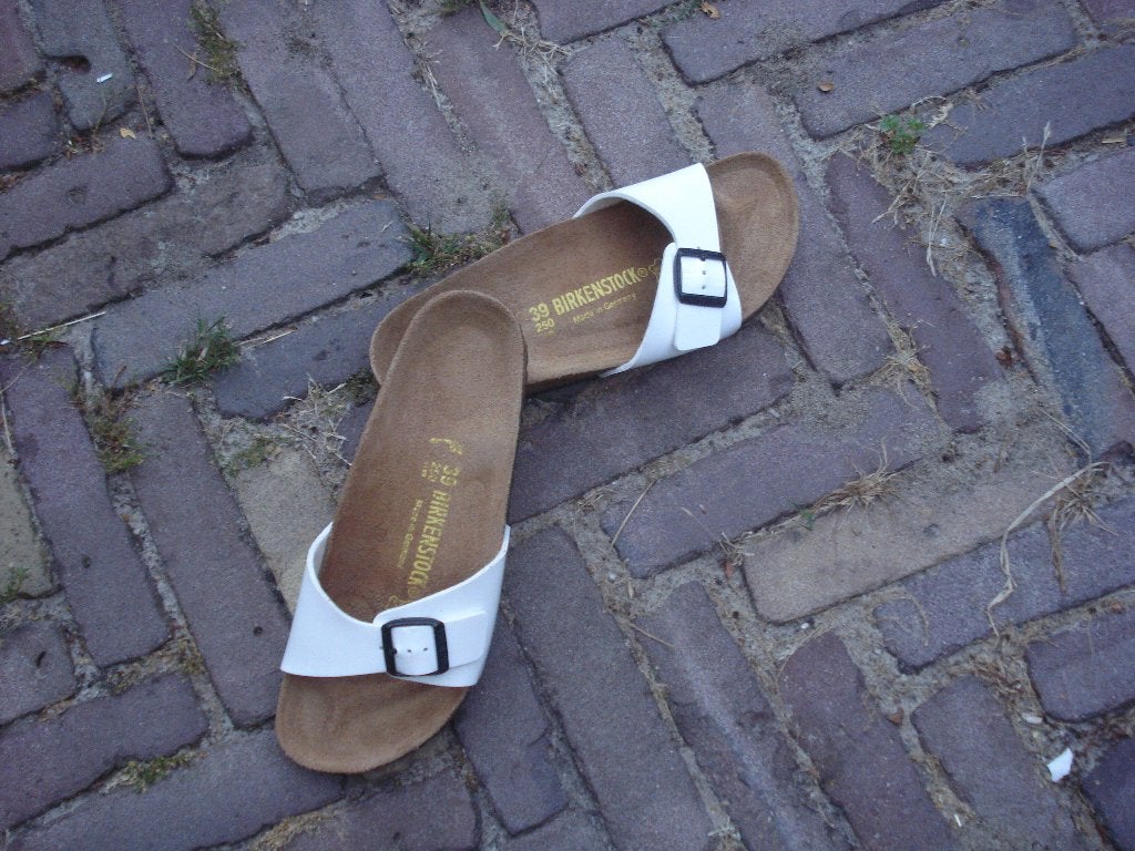 BIRKENSTOCK MADRID WIT 39 NU GRATIS VERZENDING PER POST, Slippers, Verzenden, Wit, Zo goed als nieuw