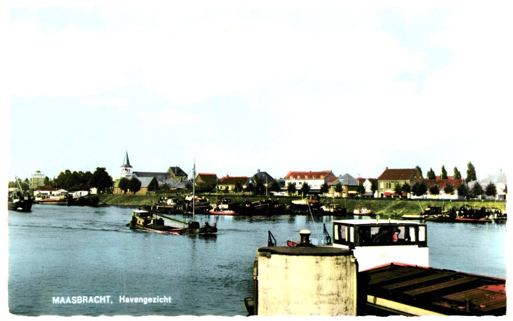 969064	Maasbracht	Limburg	1961 Haven Binnenvaartschip	schip, Ophalen of Verzenden, 1960 tot 1980, Ongelopen, Limburg
