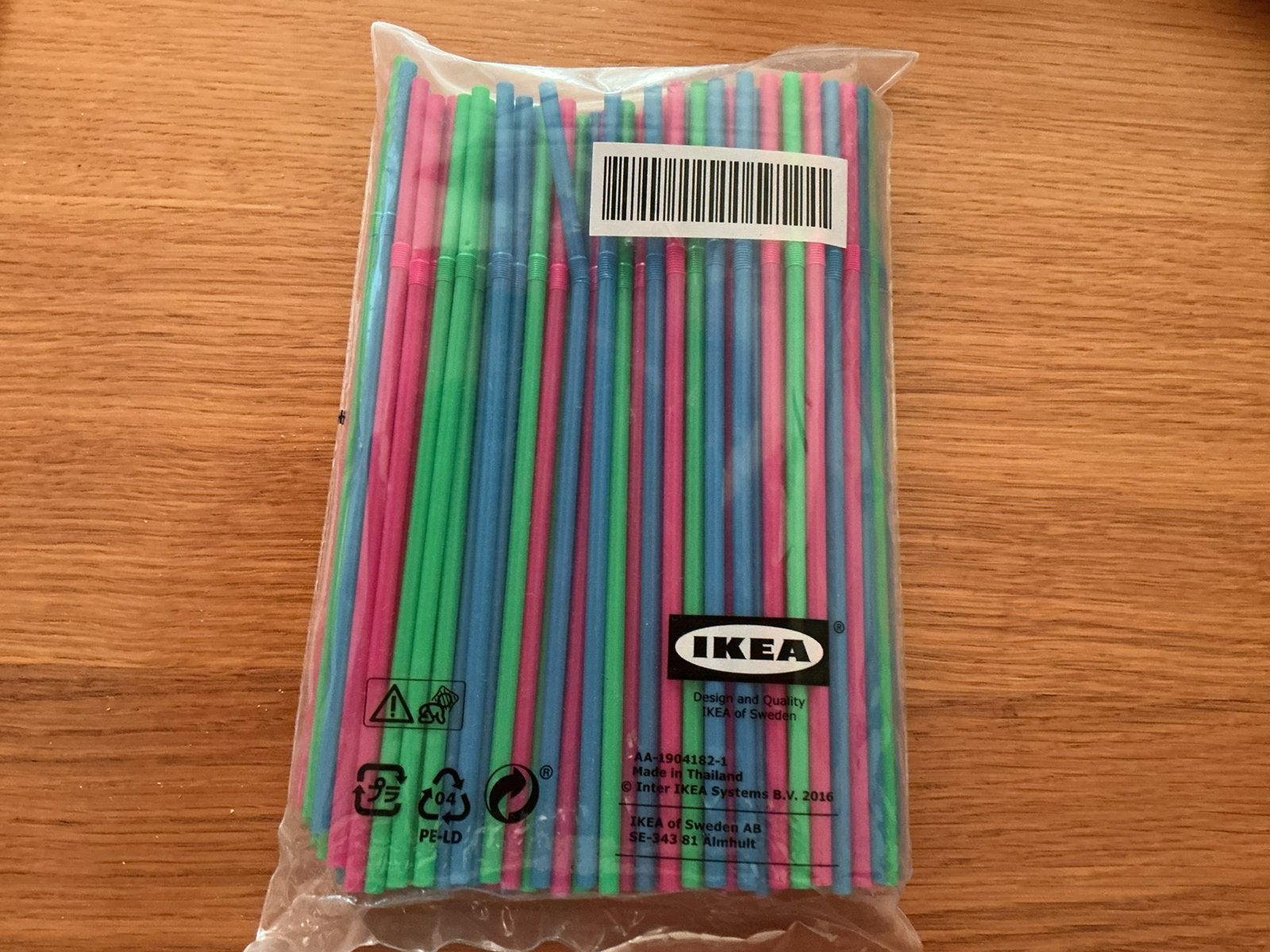 Ikea buigbare plastic rietjes, Ophalen of Verzenden, Nieuw, Feestartikel