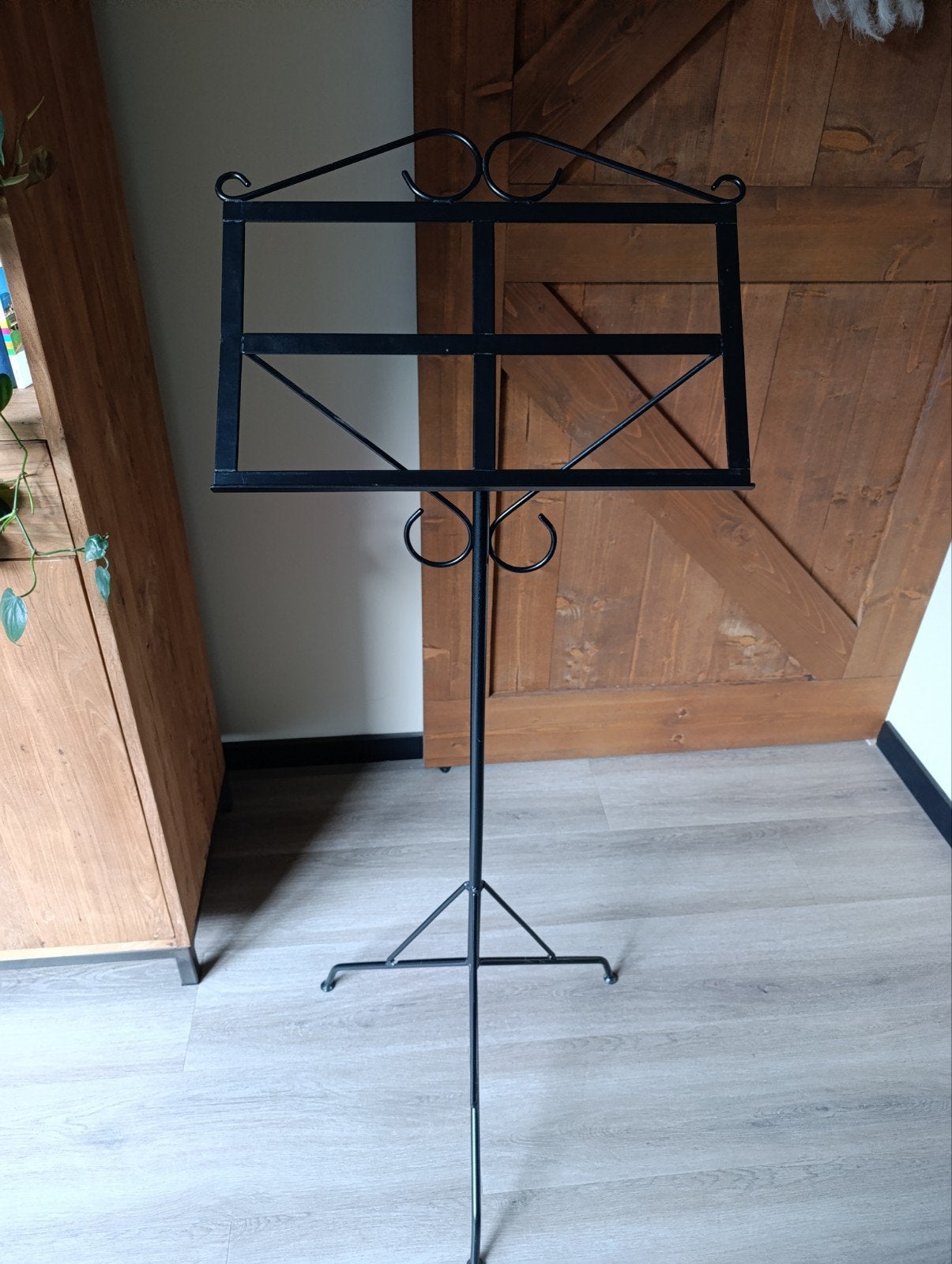Zwarte metalen muziekstandaard - Zo goed als nieuw, Muziek en Instrumenten, Ophalen of Verzenden, Zo goed als nieuw, Muziekstandaard