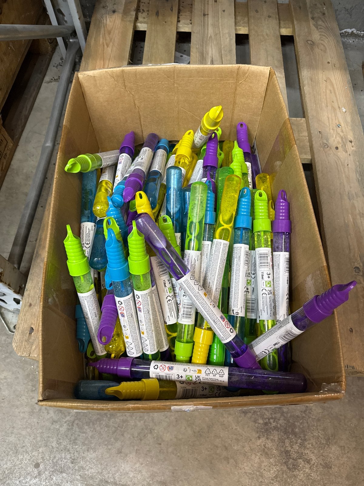 Grote partij bellenblaas, circa 90 stuks, Kinderen en Baby's, ., Nieuw, Ophalen of Verzenden, .