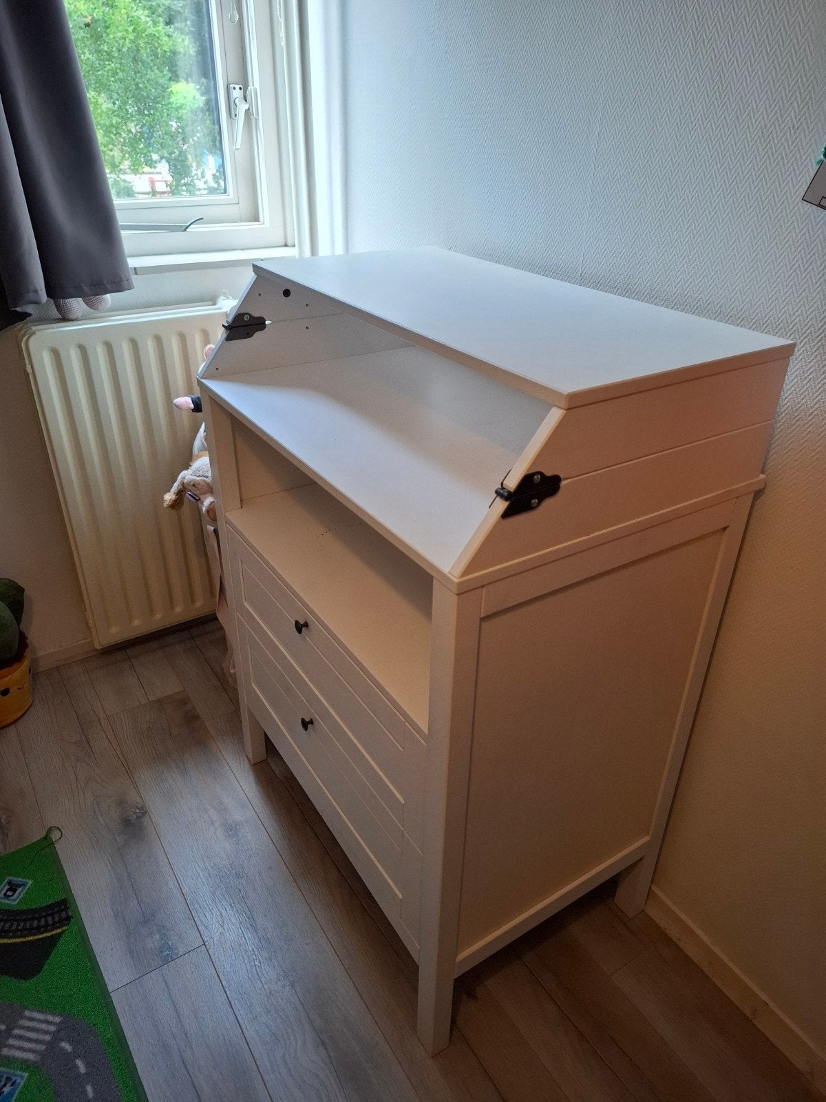 Witte ikea commode met lades en opklapbaar blad, Kinderen en Baby's, Kinderkamer | Commodes en Kasten, Ophalen, Gebruikt, 50 tot 70 cm