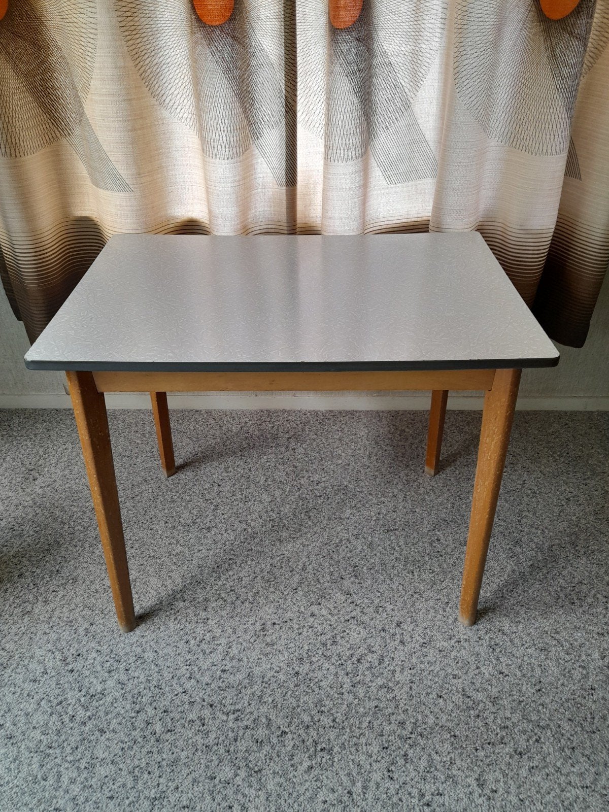 Vintage bijzettafel / eettafel, Huis en Inrichting, Tafels | Eettafels, Ophalen, Gebruikt, 50 tot 100 cm, 50 tot 100 cm