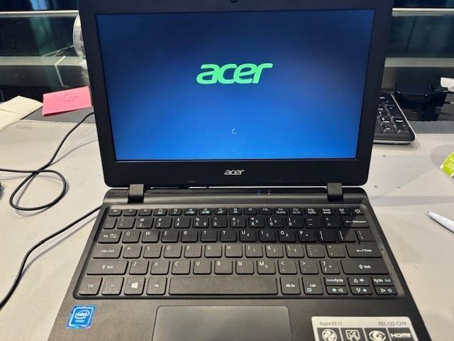 kleine laptop acer aspire ES1, Qwerty, 10 inch of minder, Ophalen of Verzenden, Onbekend