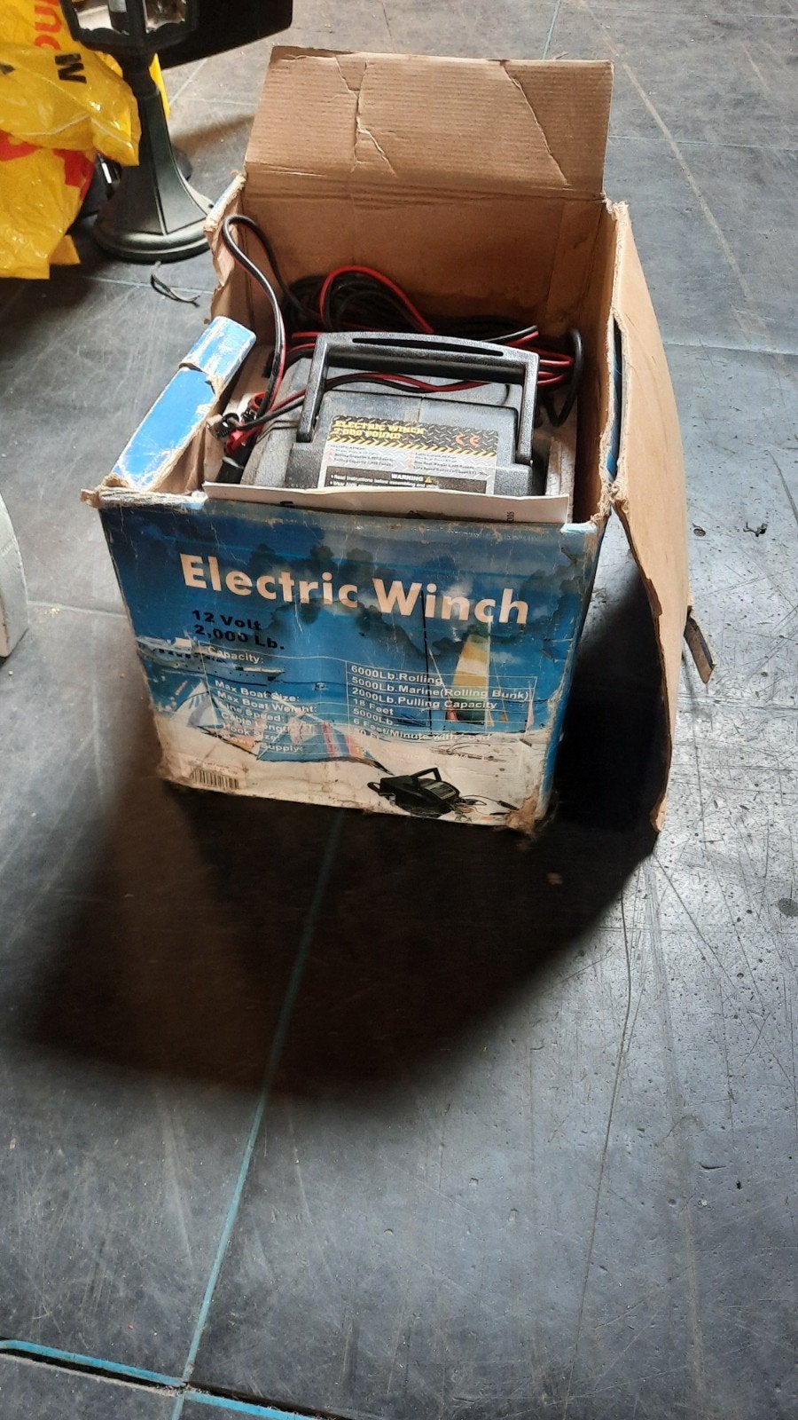 Elektrische lier 12V 2000 Lb - Nieuw in doos, Ophalen of Verzenden