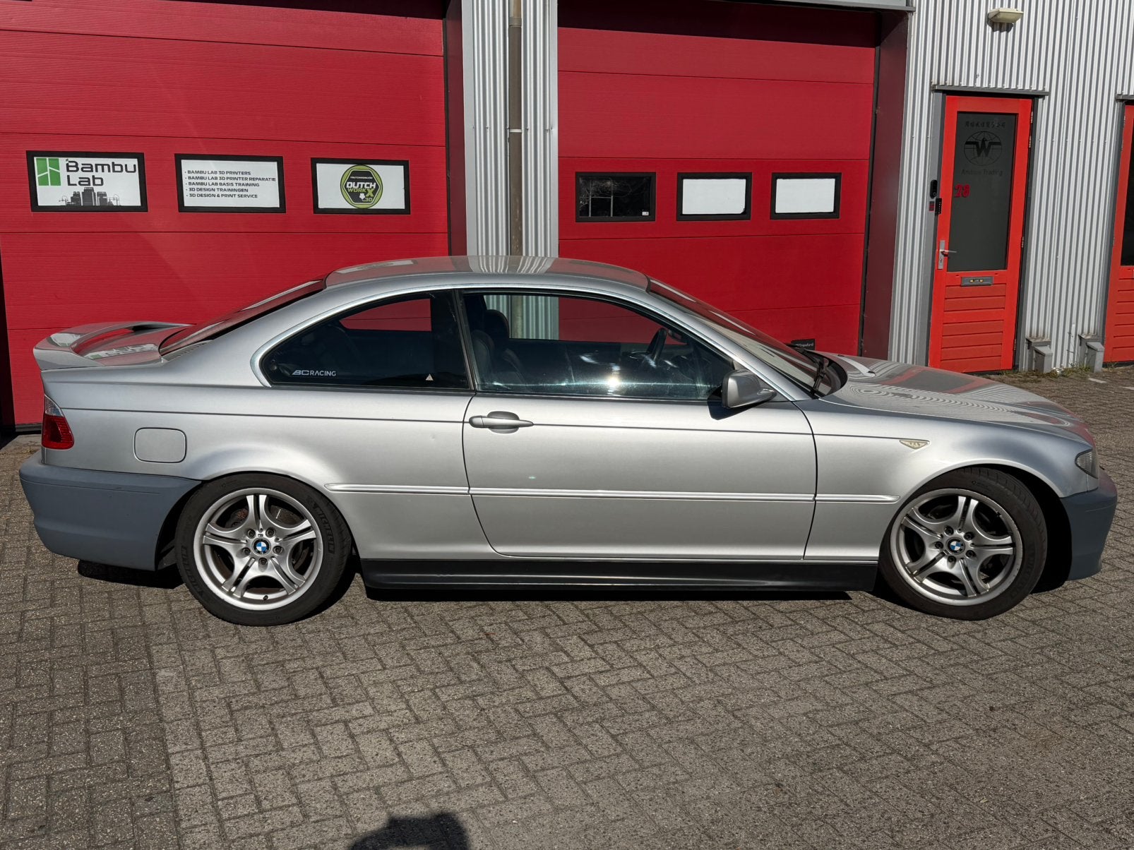 BMW 3-Serie 2.2 CI 320 Coupe 2005 Grijs, 2171 cc, Achterwielaandrijving, 1370 kg, 75 €/maand