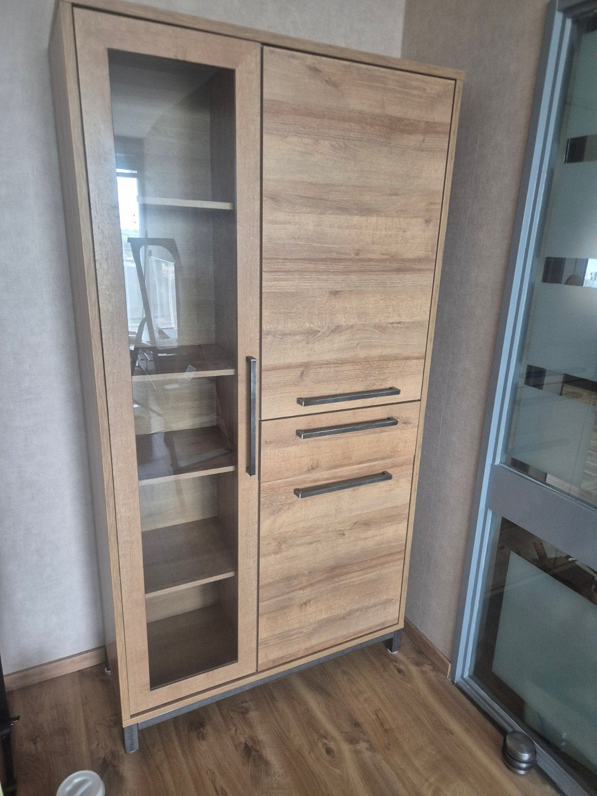 TV-meubel en Vitrinekast in eiken fineer., Ophalen, Glas, 100 tot 150 cm, Modern, Industrieel