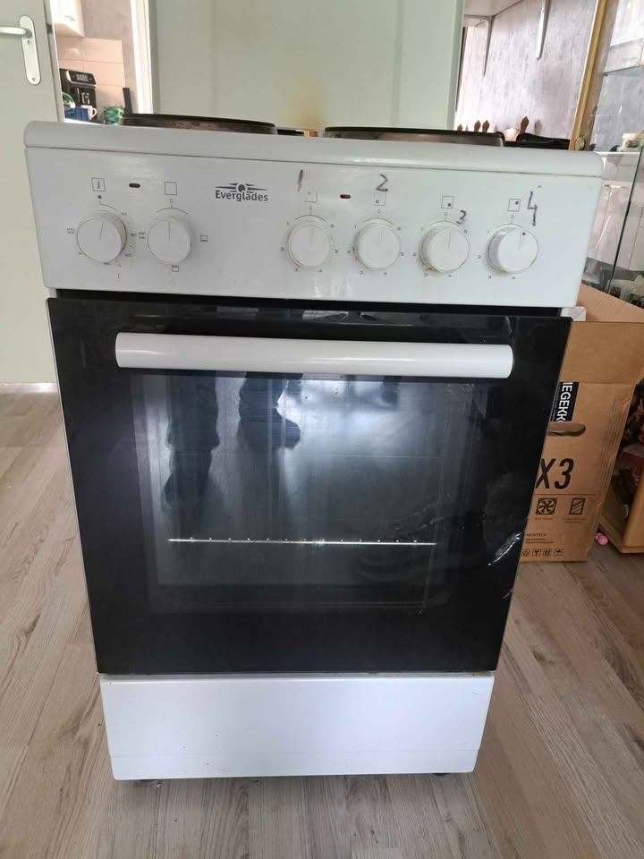 electrich fornuis everglades evck037, Keramisch, Zo goed als nieuw, Energieklasse A of zuiniger, 85 tot 90 cm