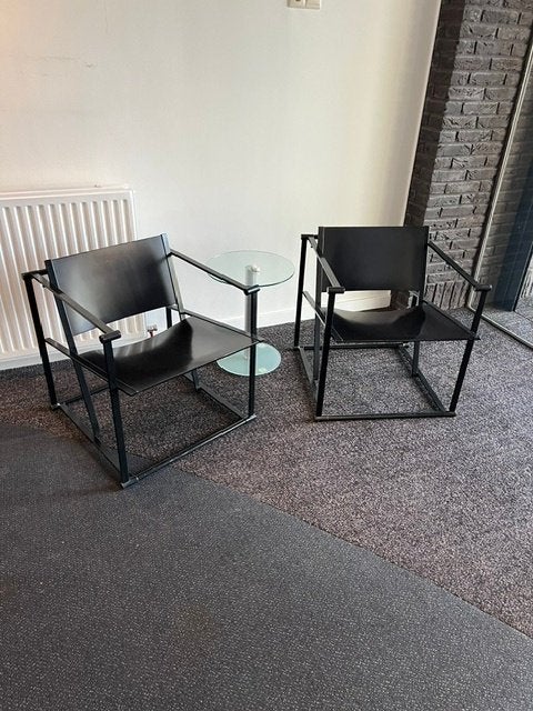 Stalen kubusstoelen met houten zitting en rugleuning, Gebruikt, Twee, Zwart, Ophalen of Verzenden