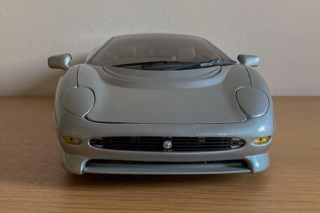 Jaguar XJ220 Model schaal 1:12, Hobby en Vrije tijd, Modelauto's | 1:5 tot 1:12, Zo goed als nieuw, Auto, 1:9 t/m 1:12, Ophalen of Verzenden