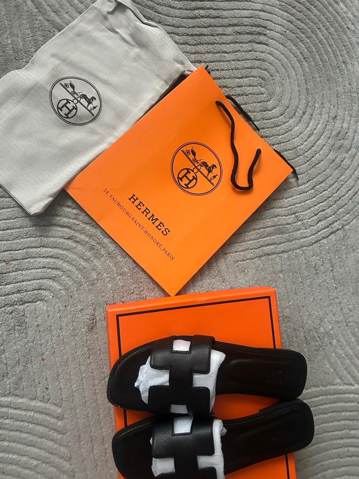 Hermès slippers zwart maat 39 - Nieuw in doos, Kleding | Dames, Slippers, Zwart, Nieuw, Ophalen of Verzenden