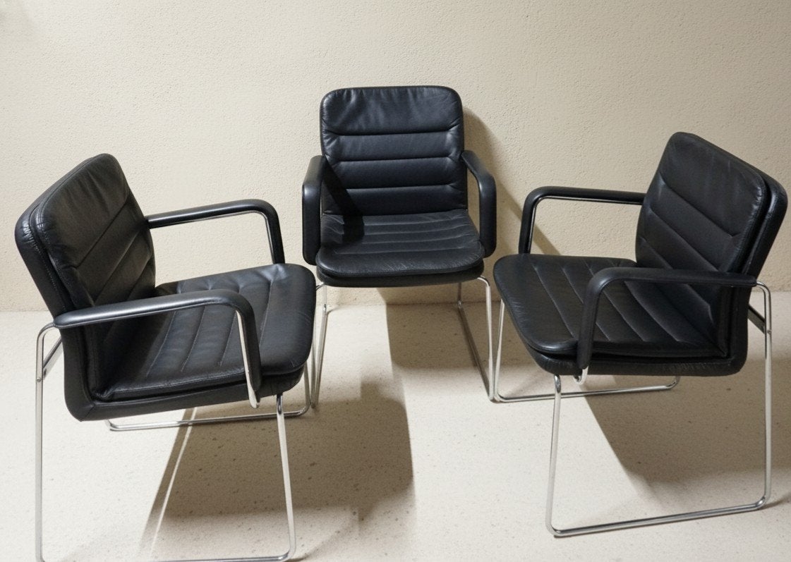 4 x Kinnarps Vintage fauteuil zwart leer kantoor stoelen, Ophalen of Verzenden, Zo goed als nieuw, Leer
