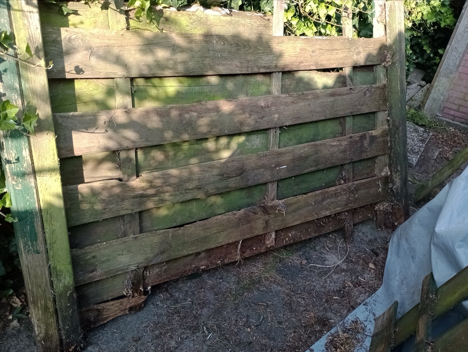 Oude schuttingdelen en planken - gratis af te halen, Ophalen, Minder dan 3 meter, Hout, 1 tot 2 meter