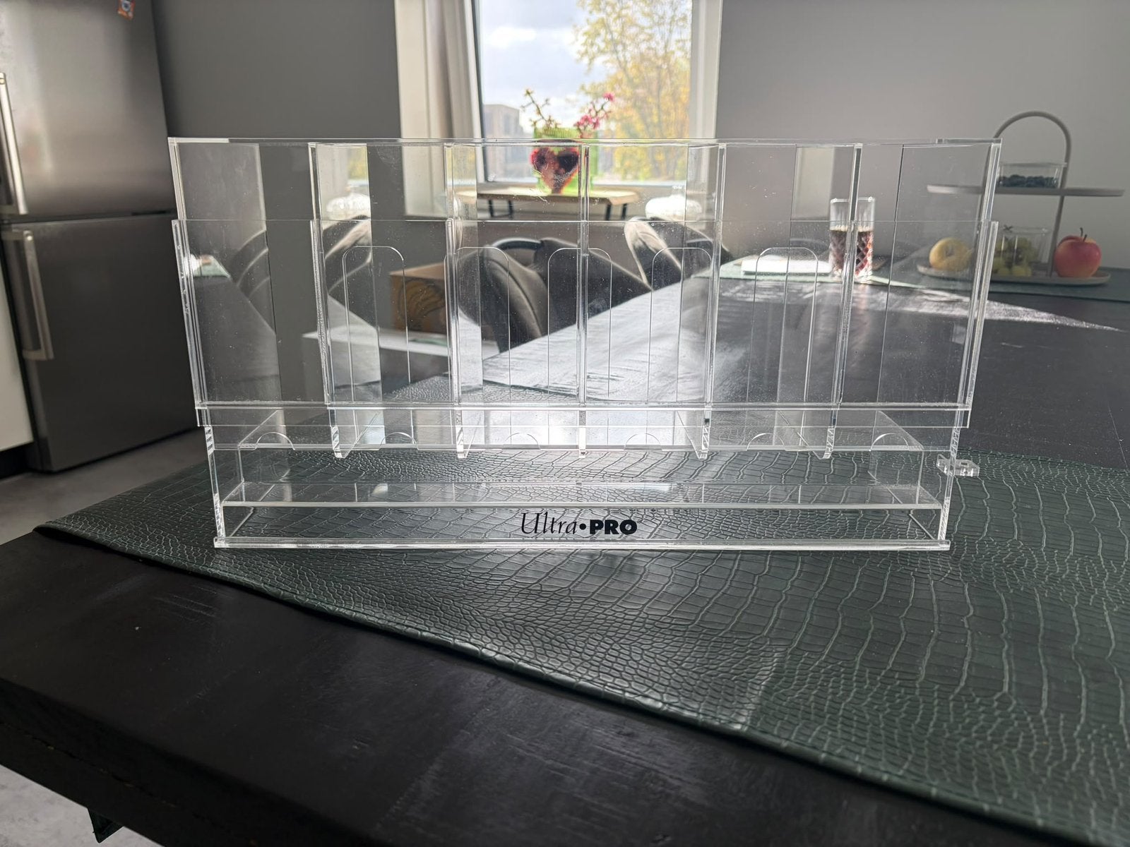 Pack Dispenser - Ultra Pro, Ophalen, Zo goed als nieuw, Sleeves of Kaarthoesjes, Foil