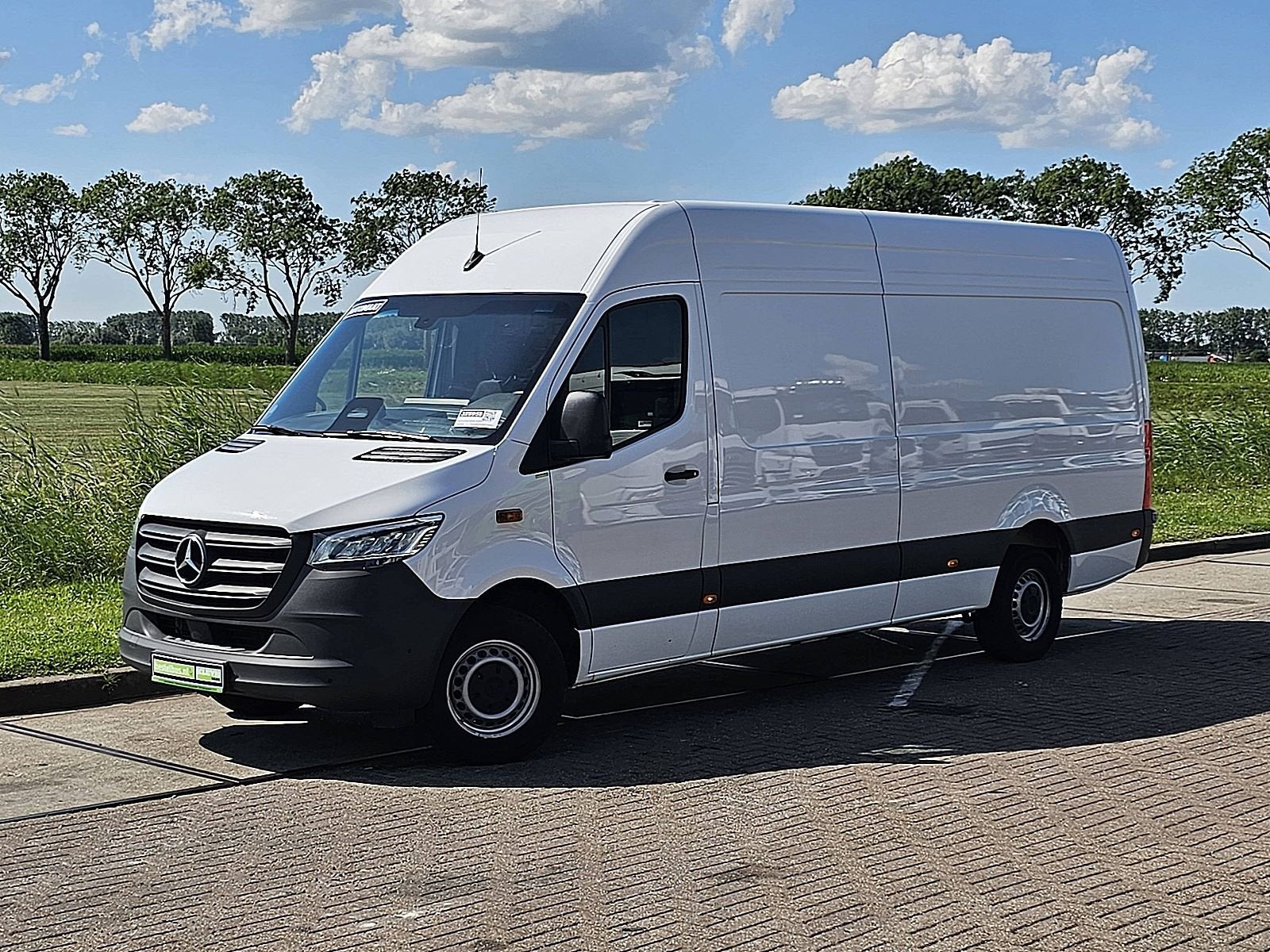 Mercedes-Benz Sprinter 317 L3H2 Pro Led Mbux 10 Cruise Camer, Auto's, Automaat, Gebruikt, Zwart, Wit