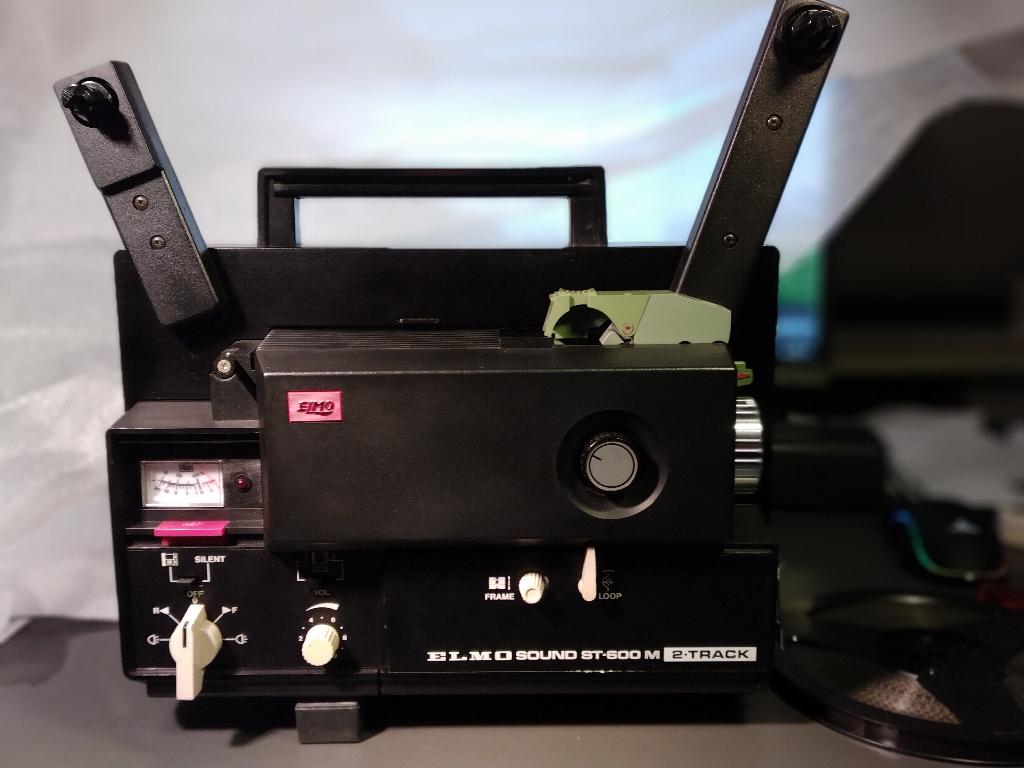 Super 8 Geluidfilm projector.ELMO ST 800M 2sporen geluid., Ophalen of Verzenden, 1960 tot 1980, Projector