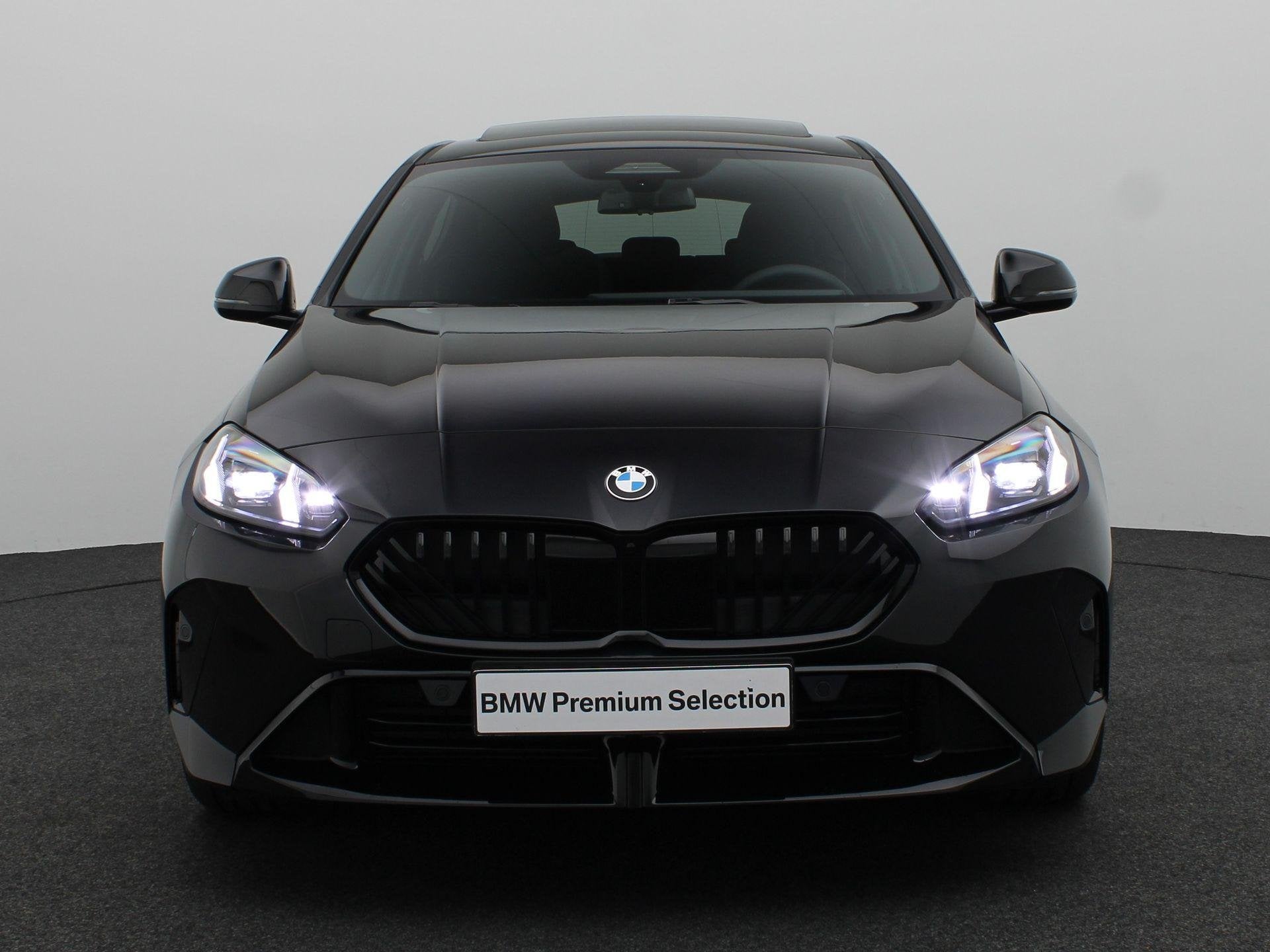 BMW 1 Serie 120 M Sport Design Edition | M Sportpakket Pro |, Met garantie (alle), Zwart, Automatische klimaatregeling, Bedrijf