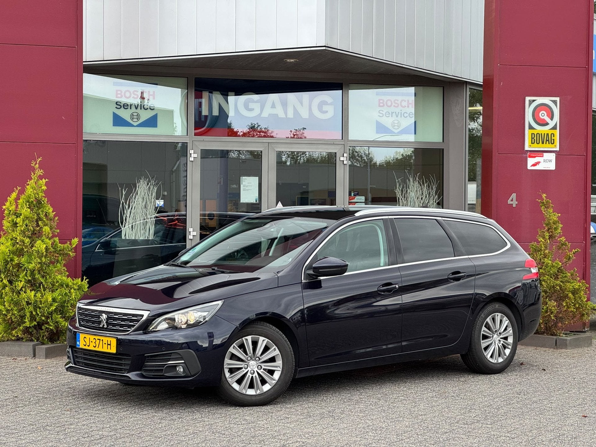 Peugeot 308 SW 1.2 PureTech | Massage stoelen | Pano | Cruis, Auto's, Voorwielaandrijving, Gebruikt, 1199 cc, Blauw