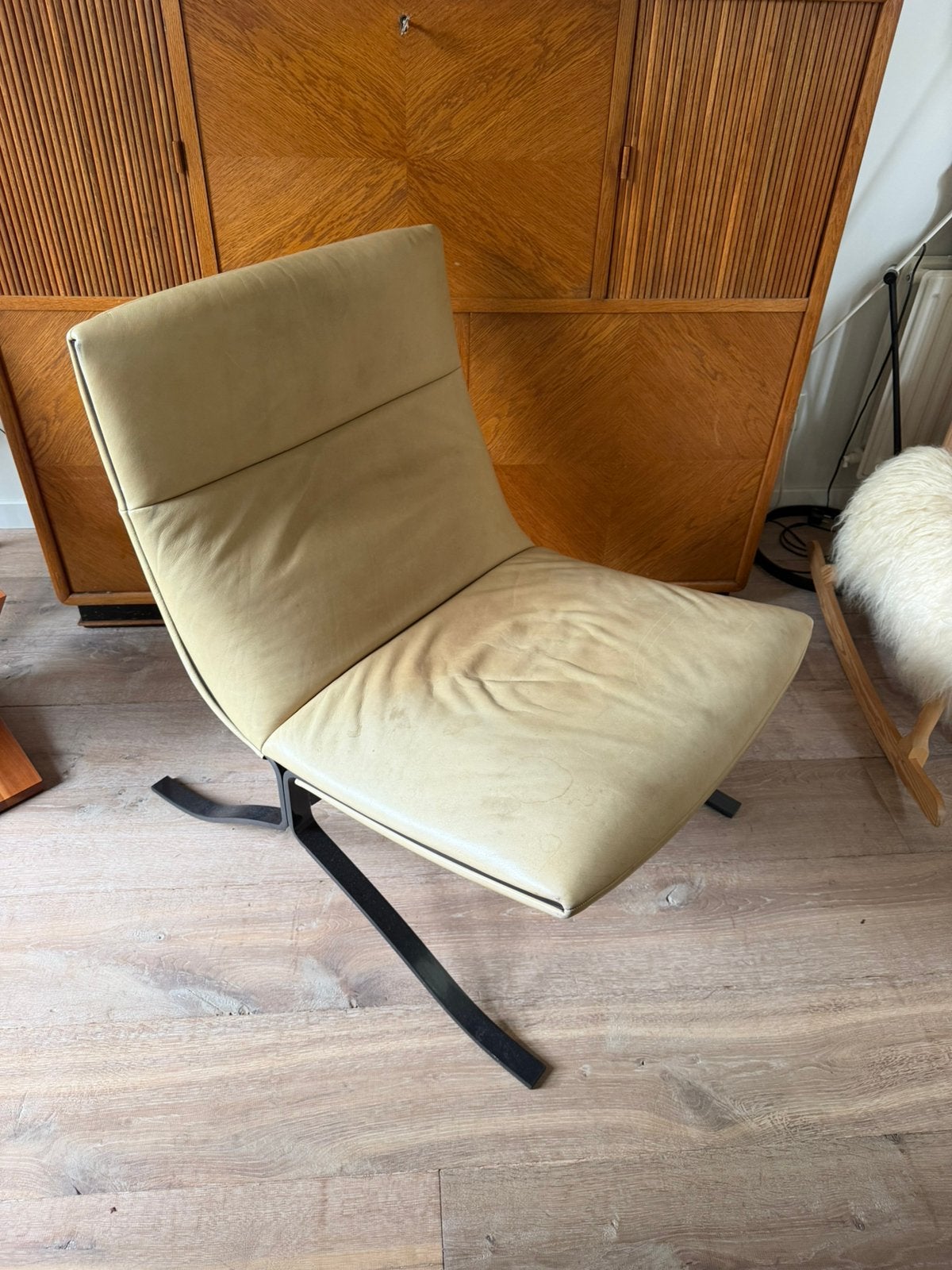 Juno Eyye design fauteuil, beige leer., Ophalen, Leer, Design