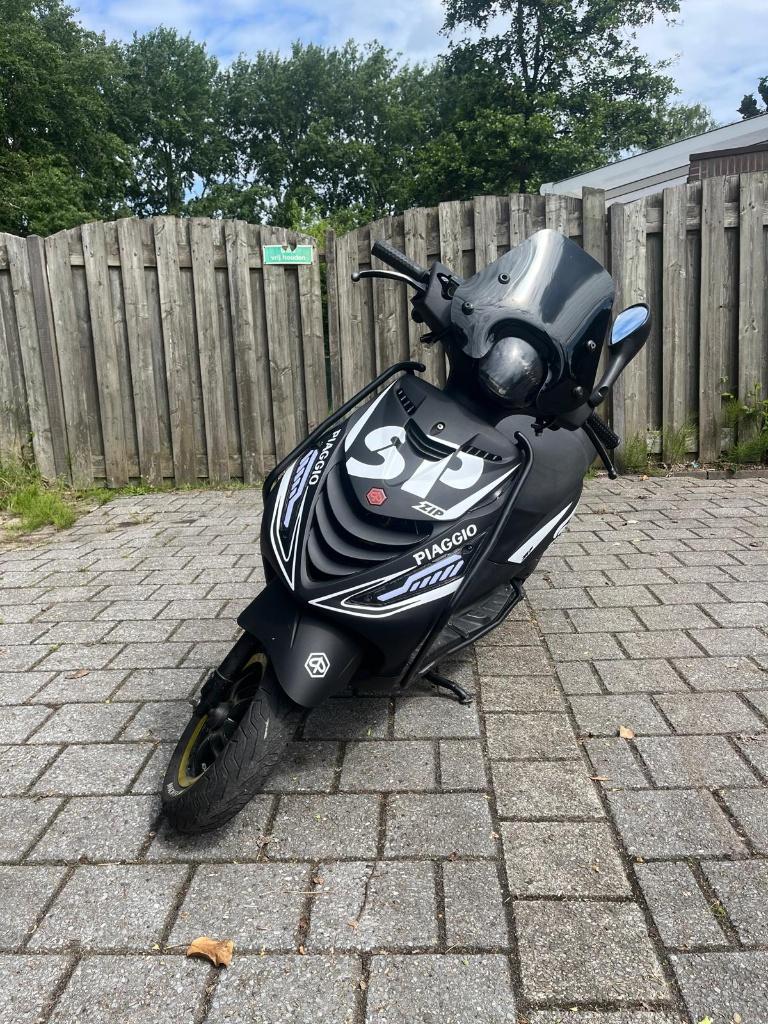 Piagio Zip 80cc 55kmh blauw plaatje, Fietsen en Brommers, Scooters | Piaggio, Ophalen, Gebruikt, Maximaal 45 km/u, Zip
