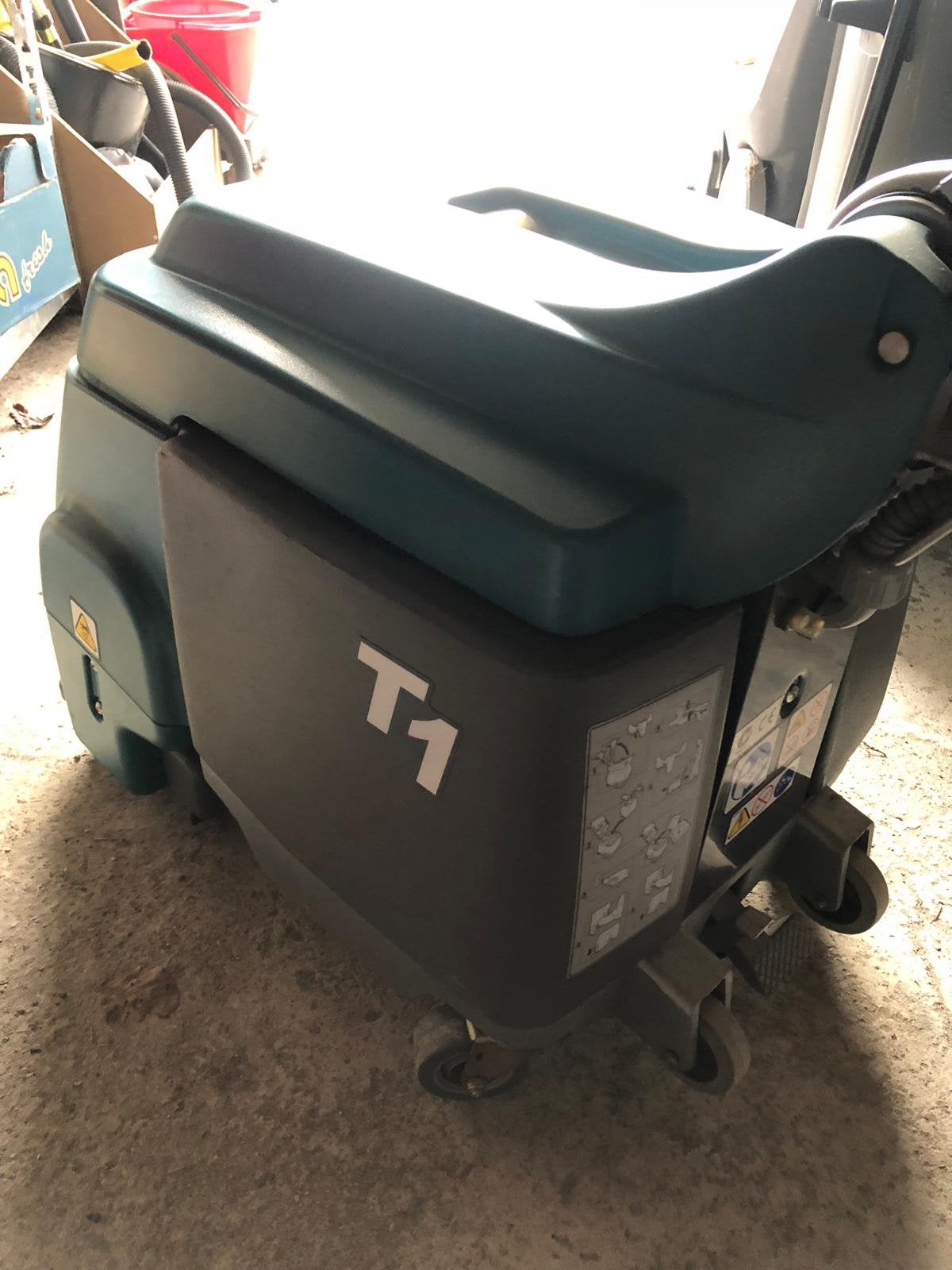 Taski T1 240v schrobzuig machine, Ophalen