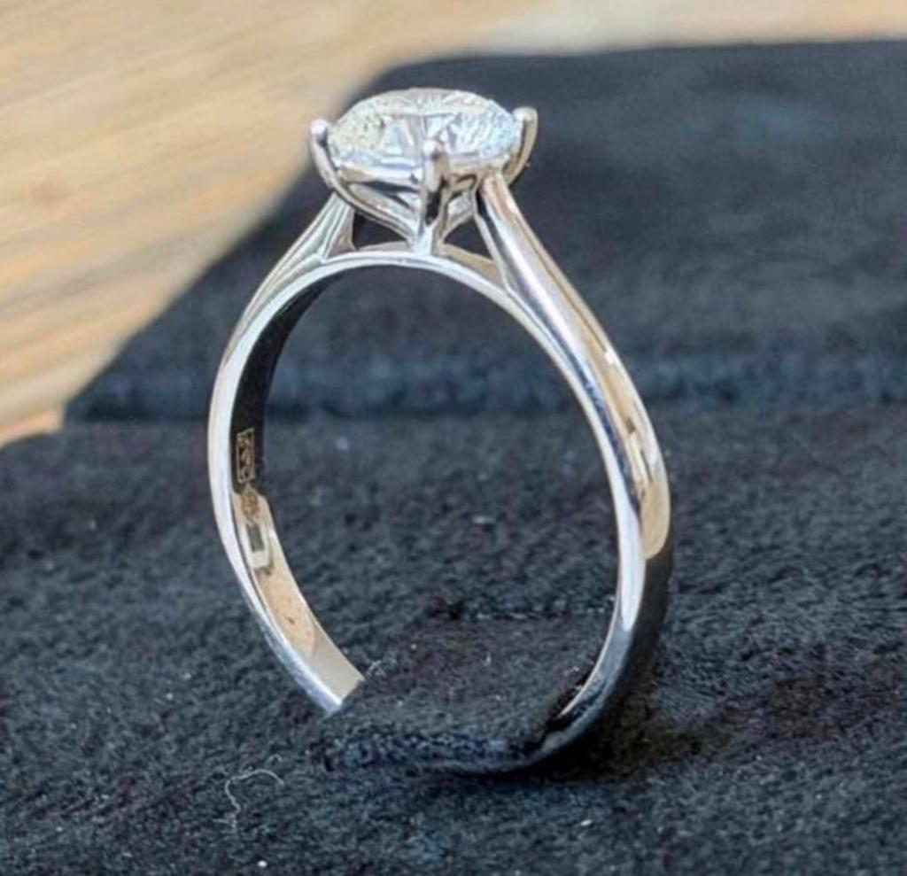 Gouden ring met diamant van 1.05 caraat met IGI certificaat!, Nieuw, Ophalen of Verzenden, 17 tot 18, Met edelsteen