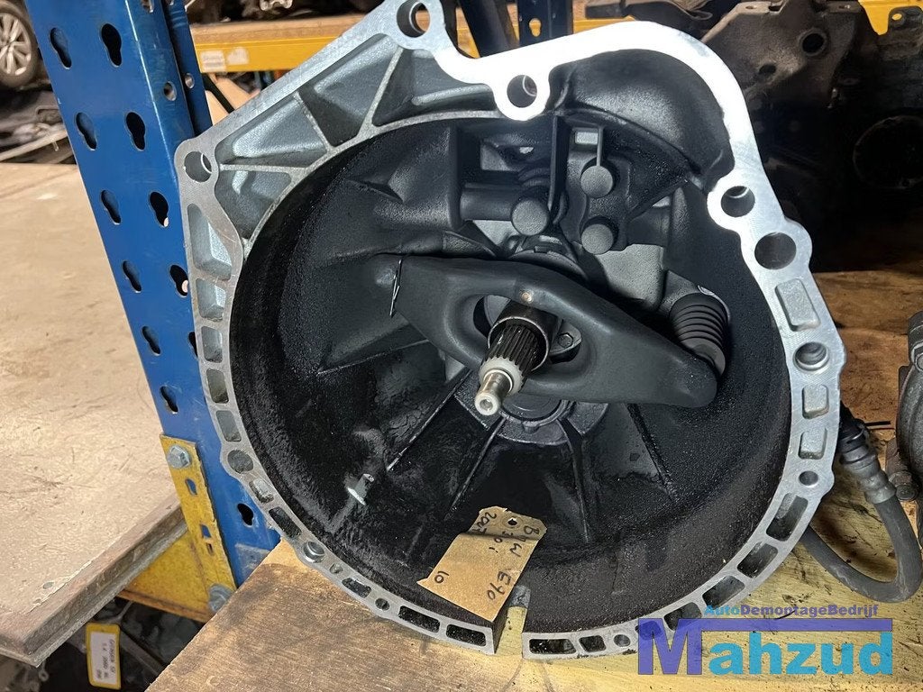 BMW E90 E91 320I 2.0 Versnellingsbak 6 bak handbak CAS, Petuelring 130
80788  Munich, DE, Gebruikt, Info@bmw.de, Ophalen of Verzenden