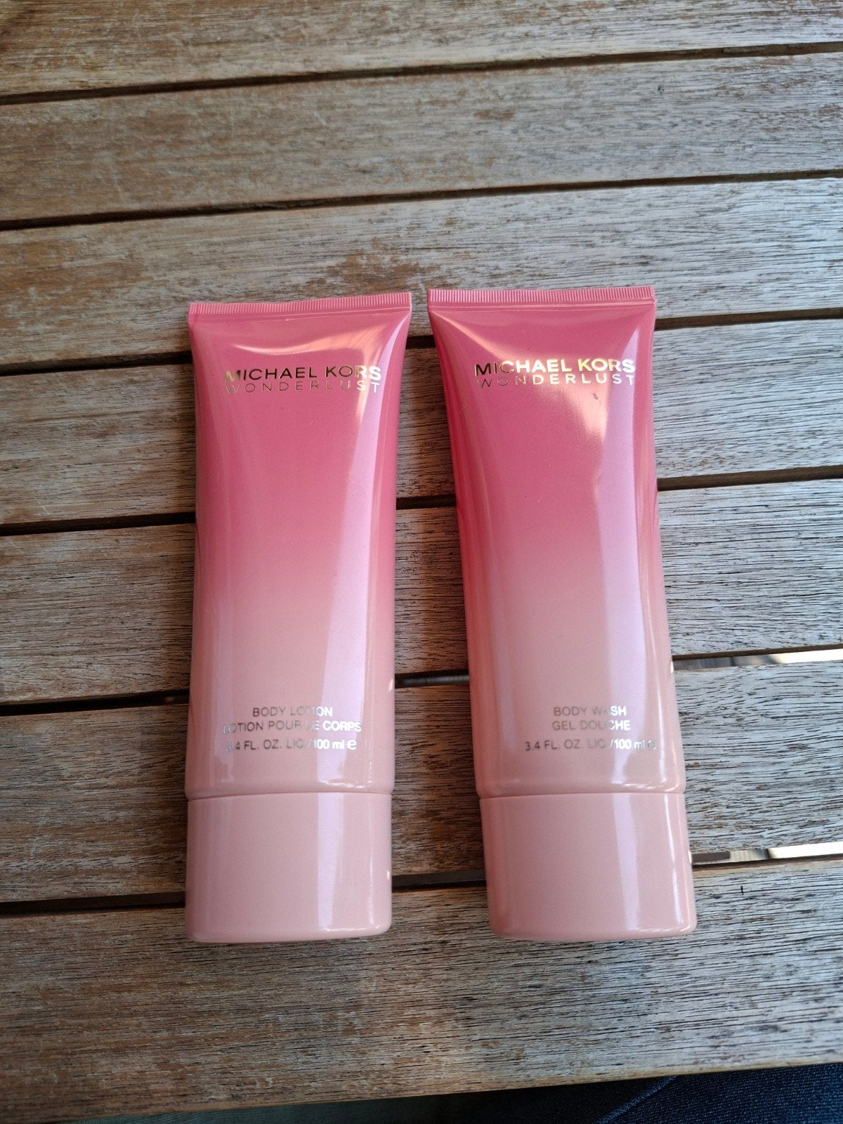 Michael Kors Wonderlust Body Lotion & Body Wash Set, Ophalen of Verzenden, Nieuw, Bad & Douche