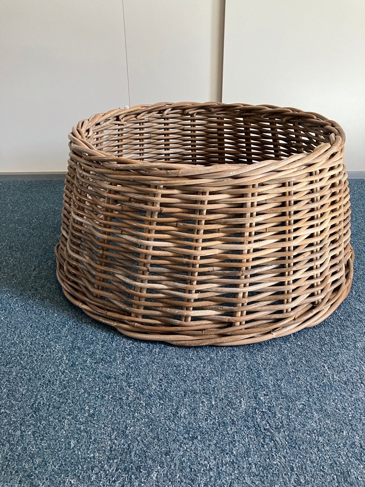 Rotan mand voor kerstboom of decoratie, Ophalen, Gebruikt, Landelijk, Natuurlijk materiaal