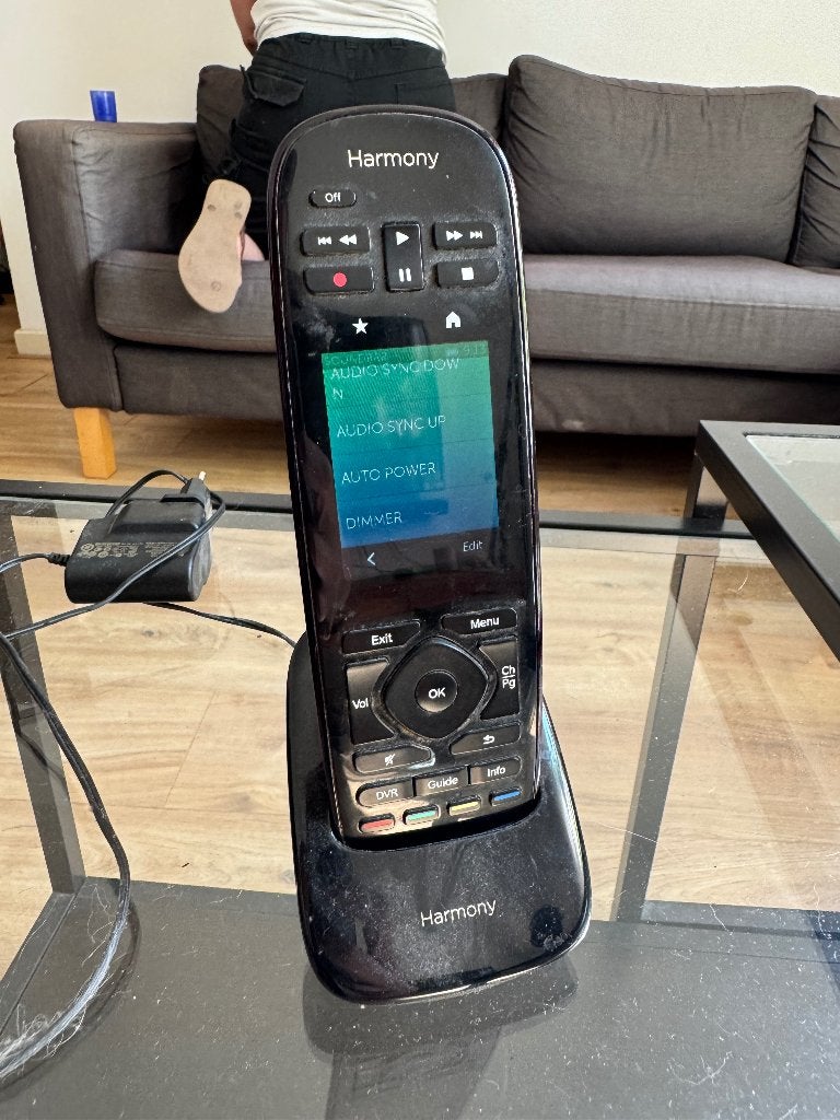 Logitech Harmony afstandsbediening (touchscreen), Gebruikt, Receiver of Versterker, Universeel, Ophalen of Verzenden