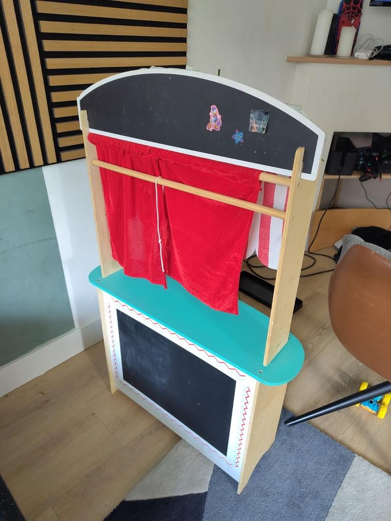 Houten poppenkast met krijtborden, Ophalen of Verzenden, Gebruikt, Jongen of Meisje