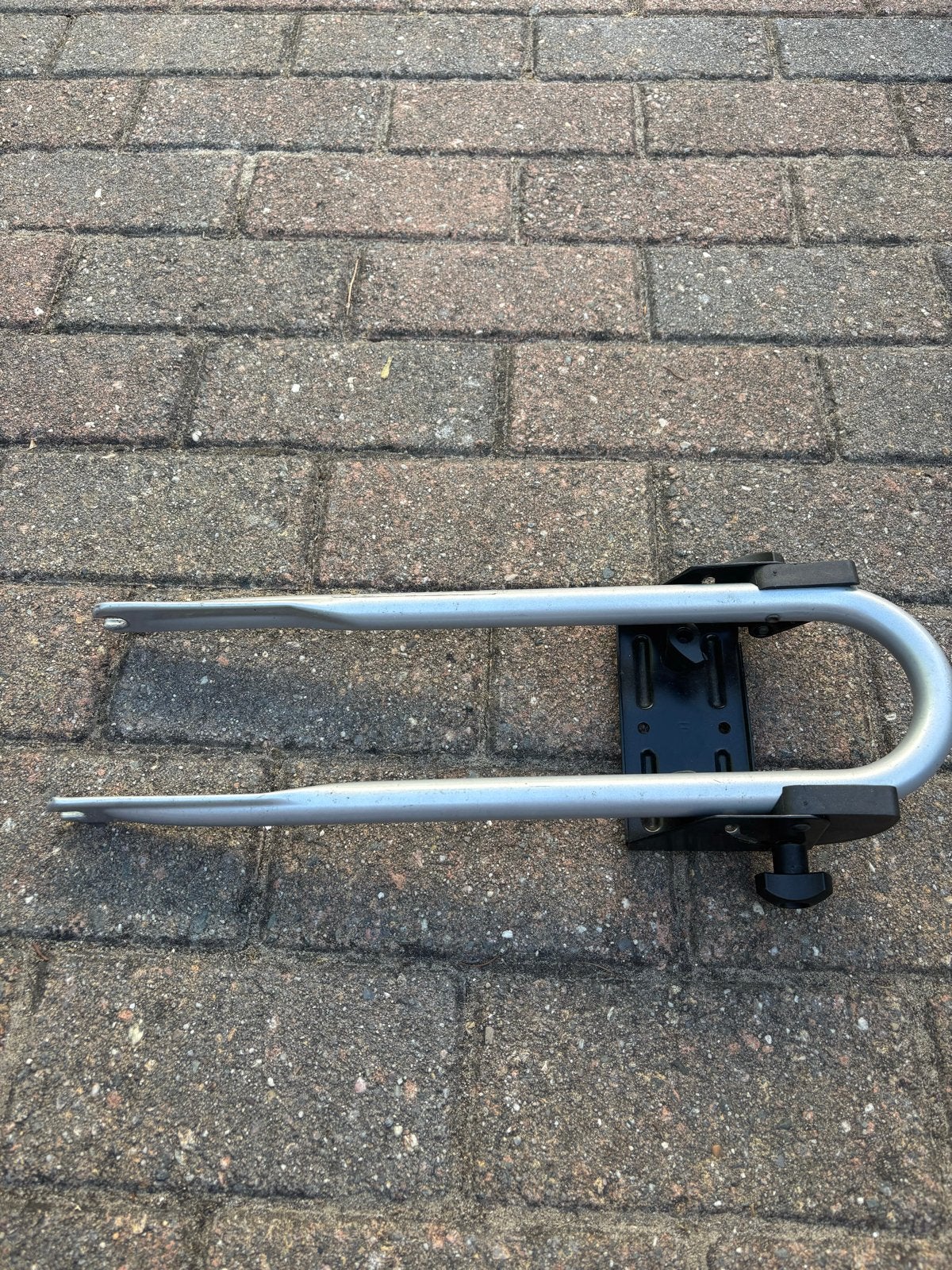 Thule Wielsteun 545-2 (2 stuks beschikbaar), Auto diversen, Ophalen, 1 fiets, Zo goed als nieuw, Dakdrager
