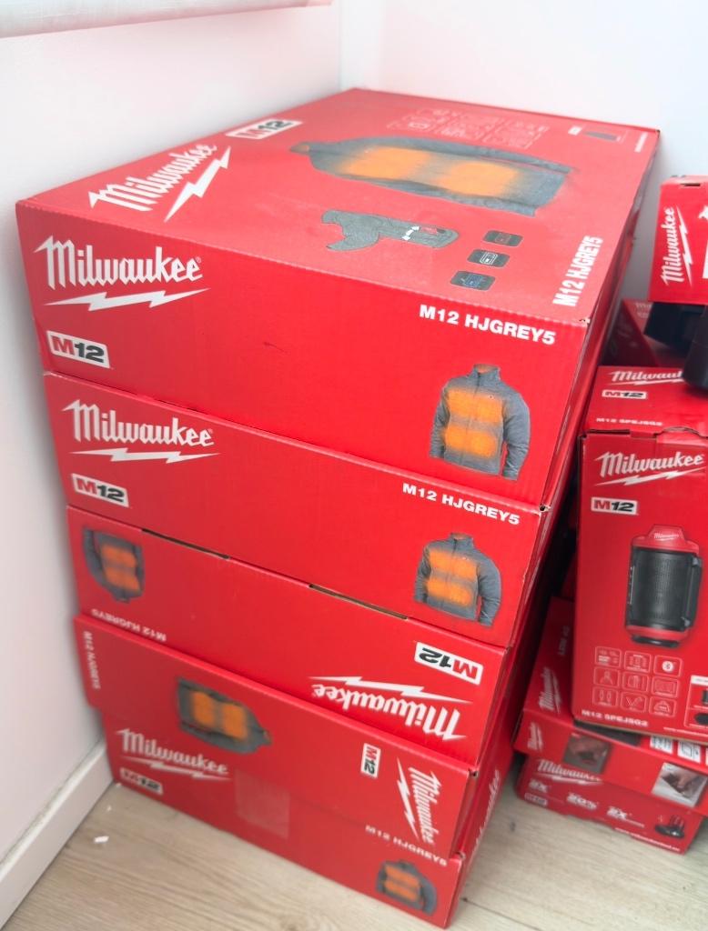 MILWAUKEE M12 HJ GREY5-0 verwarmde jas grijs, Maat 52/54 (L), Nieuw, Ophalen of Verzenden, Milwaukee