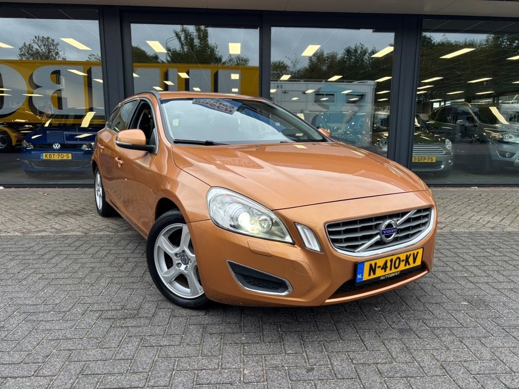Volvo V60 1.6 T4F Ocean Race T4 / 180PK half Leder / Trekhaa, Voorwielaandrijving, Gebruikt, 1415 kg, Handgeschakeld