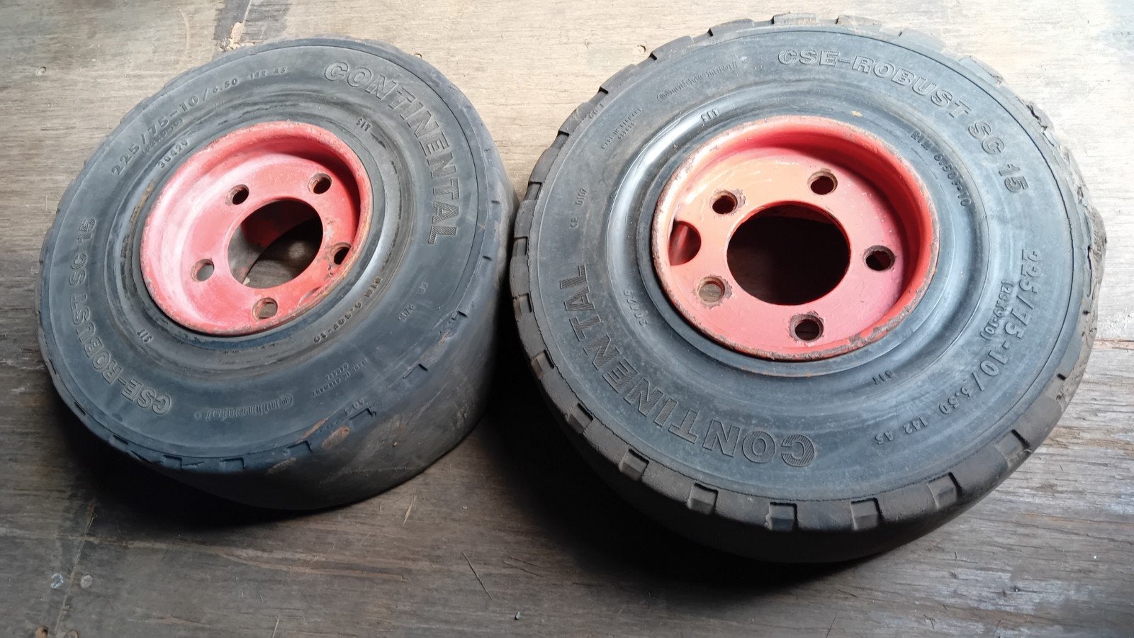 Conti volrubberbanden 23x9-10 (255/75-10) op Linde velg, Doe-het-zelf en Verbouw, 100 liter of meer, Ophalen, Transportkar