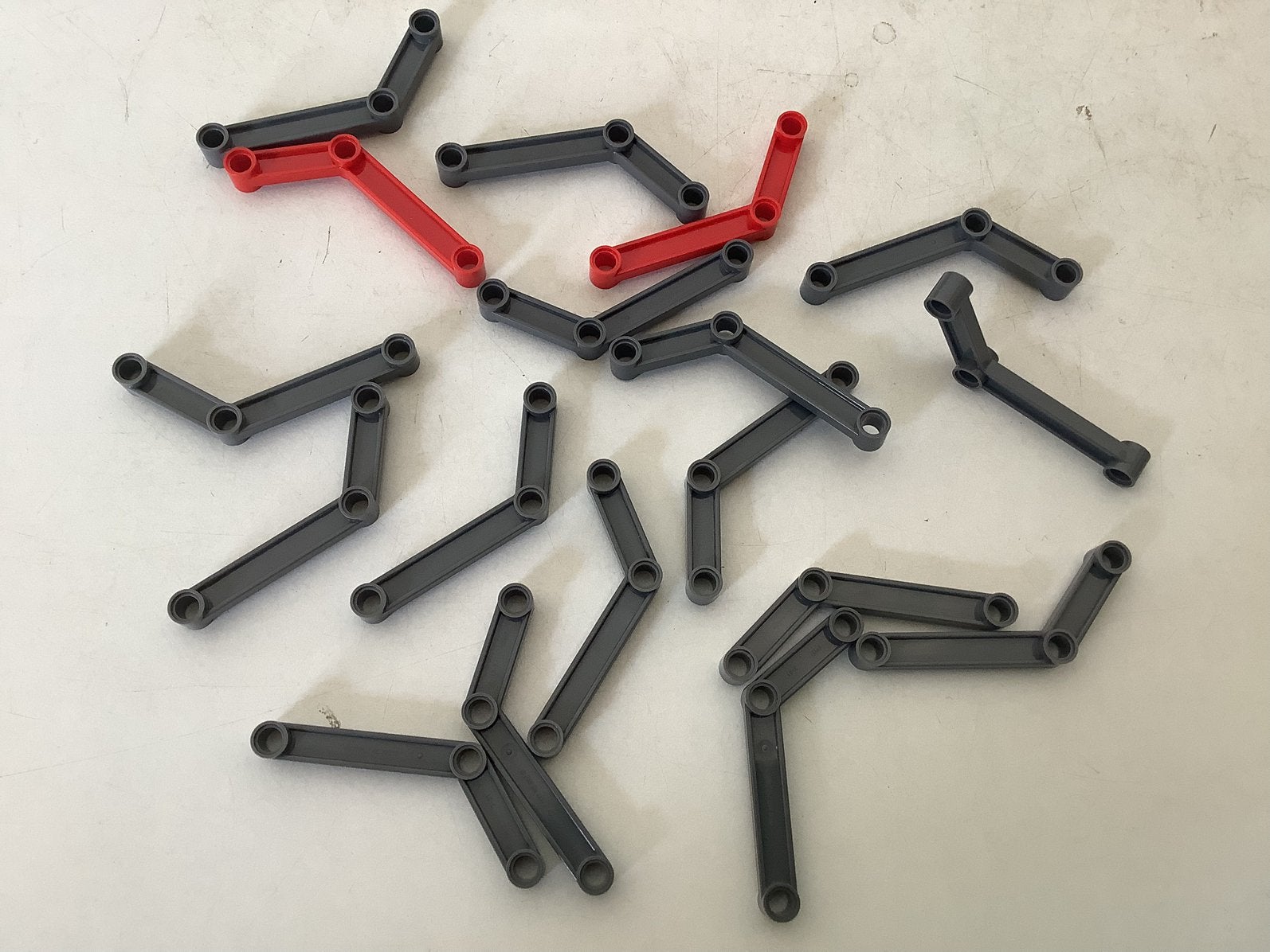 Lego technic Link 1x9 gebogen (6-4) donker grijs en rood, Ophalen of Verzenden, Gebruikt, Losse stenen, Lego