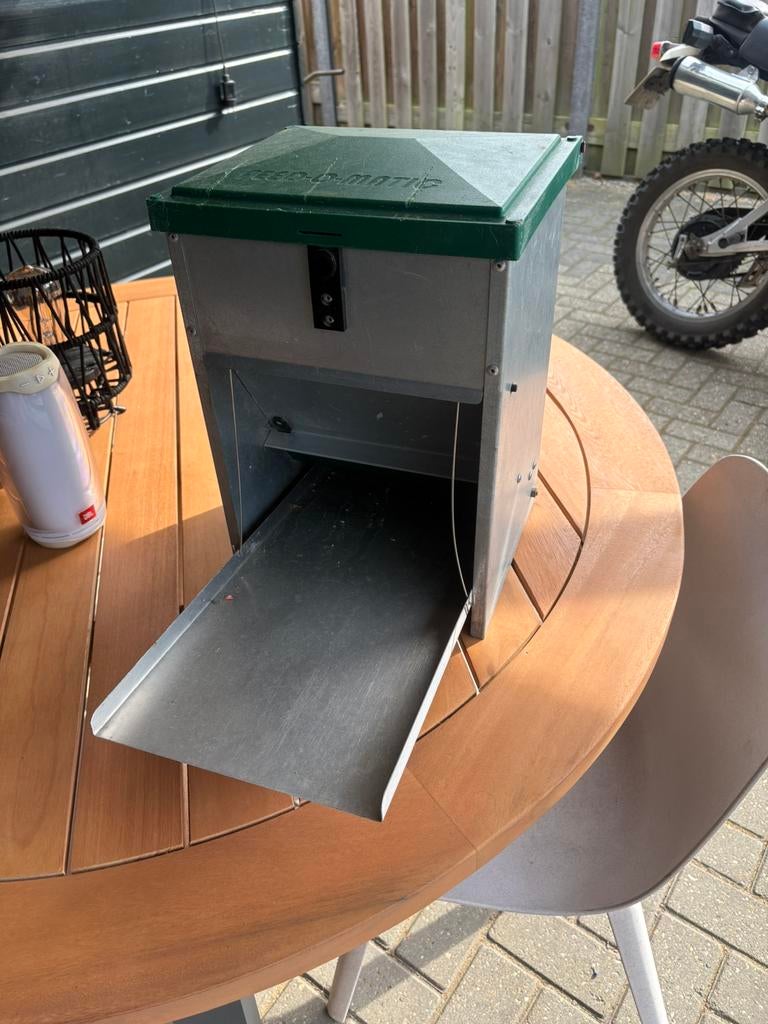 Feed o matic trapbak kippenvoer automatische, Dieren en Toebehoren, Ophalen, Broedmachine
