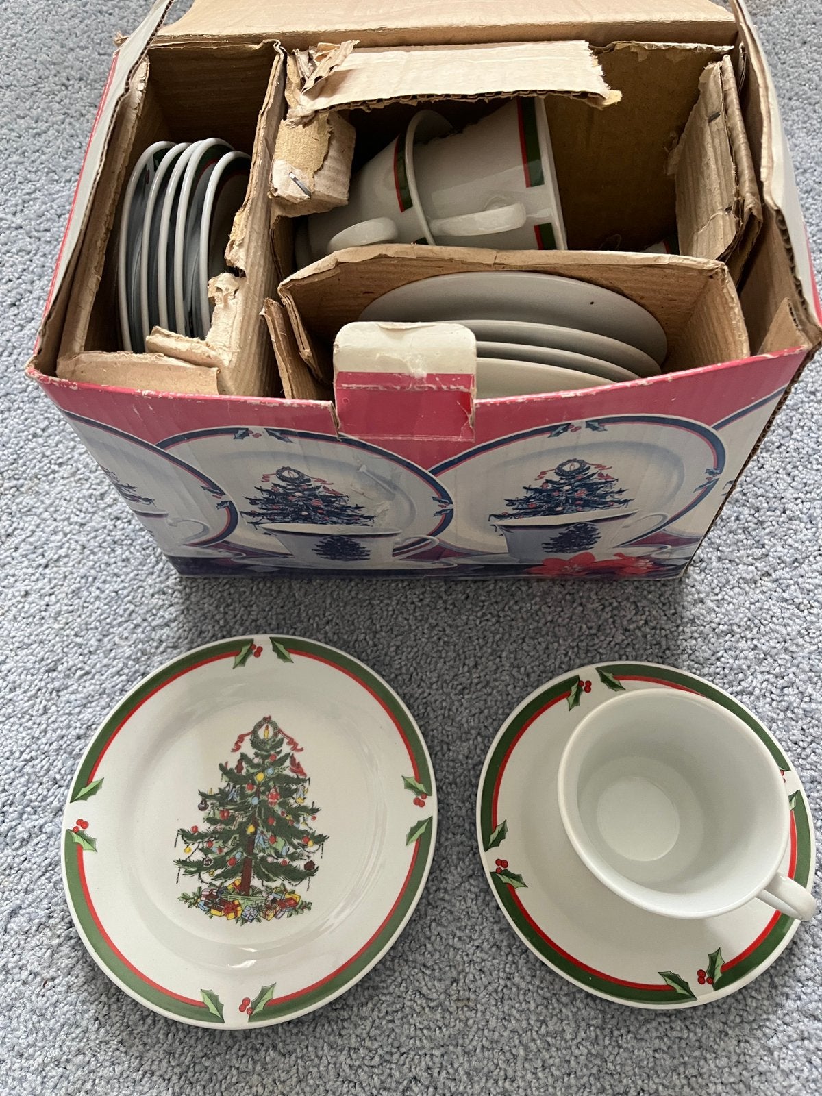 18 delig kerst koffieservies, Overige merken, Ophalen of Verzenden, Zo goed als nieuw, Overige stijlen