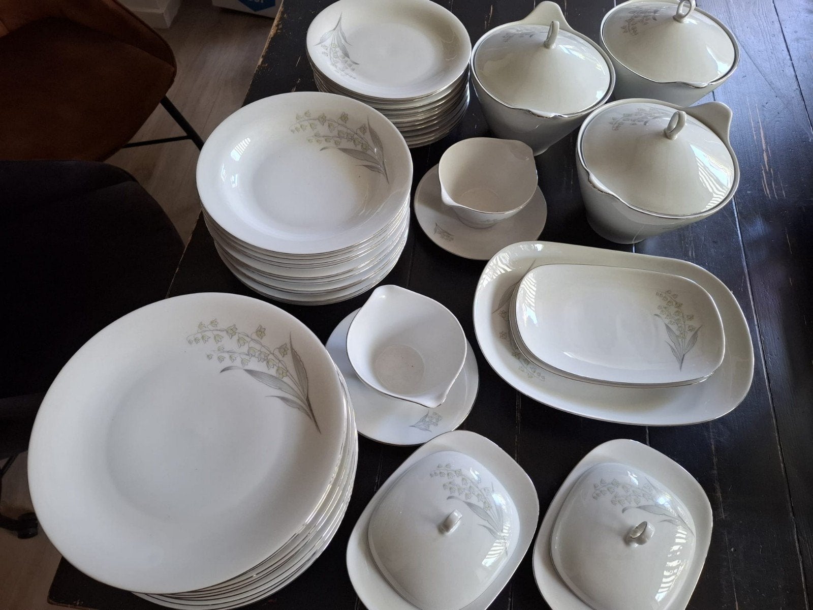 Compleet Bavaria porseleinen servies – Meiklokje (Lelietje-v, Antiek en Kunst, Ophalen