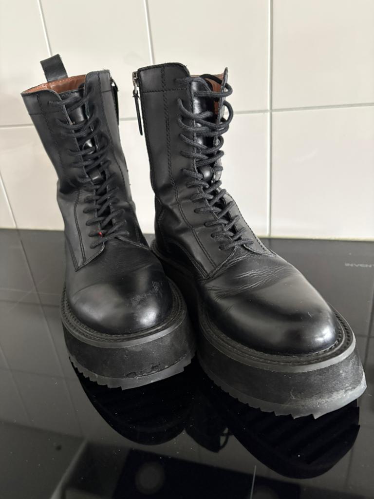 Zwarte Zara platform veterlaarzen ( lees de beschrijving), Ophalen of Verzenden, Gedragen, Zwart, Lage of Enkellaarzen