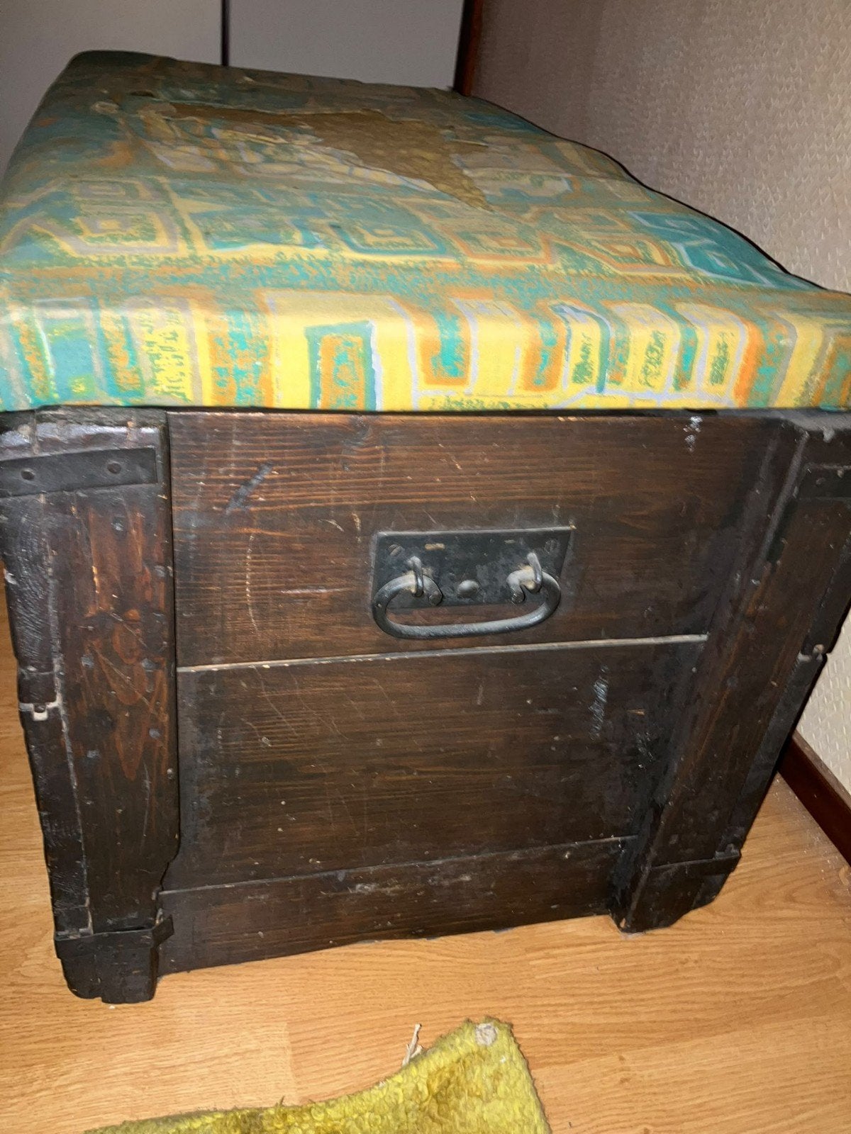 Vintage houten kist met beklede deksel, Ophalen