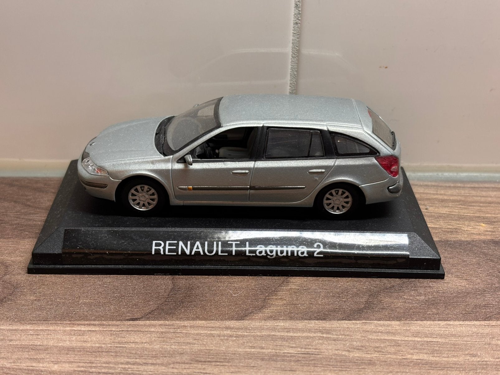 Renault Laguna break UH 1:43, Ophalen of Verzenden, Zo goed als nieuw, Auto, Universal Hobbies