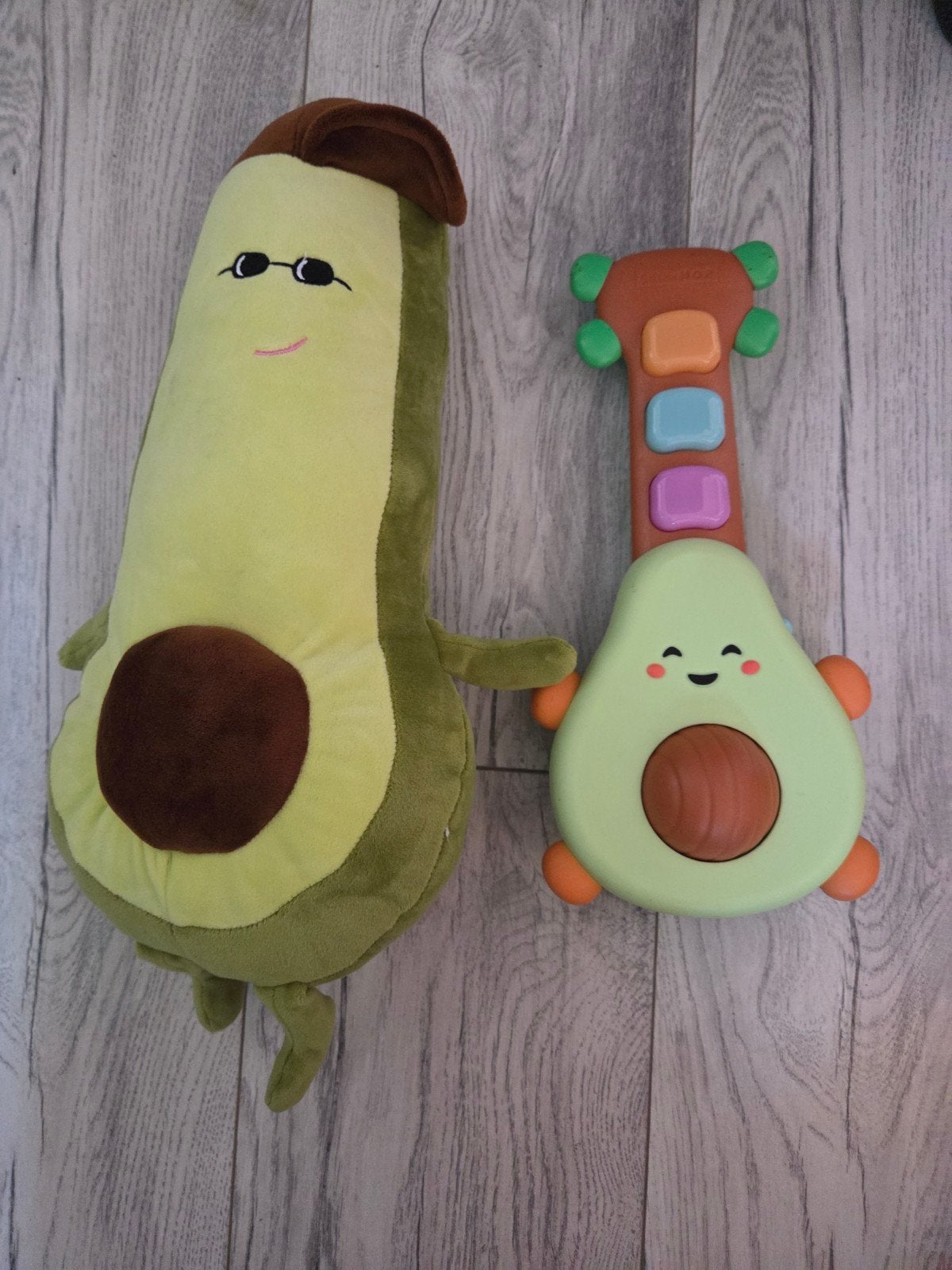 Avocado Knuffel en Avocado Gitaar (excl. batterijen), Met geluid, Overige typen, Ophalen of Verzenden, Gebruikt